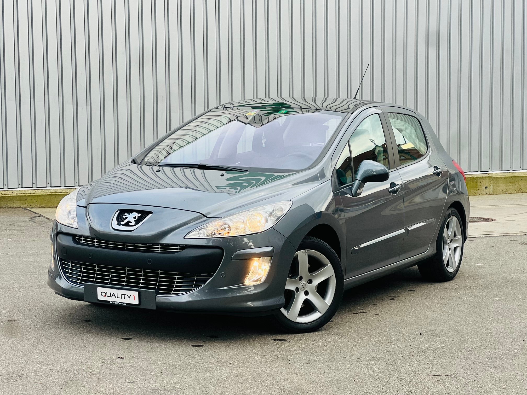 PEUGEOT 308 1.6 16V T Millesim 200 Automatic