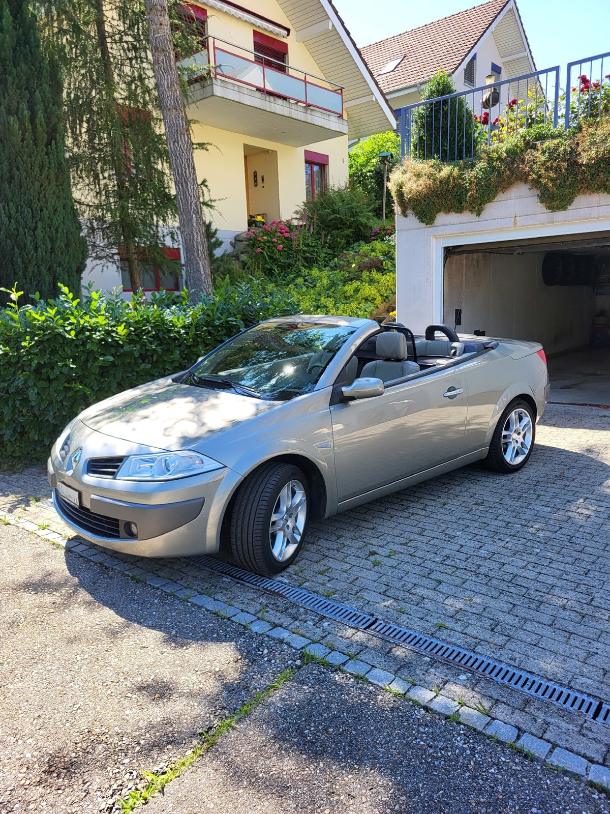 RENAULT Mégane C-C 2.0 16V Privilège Luxe