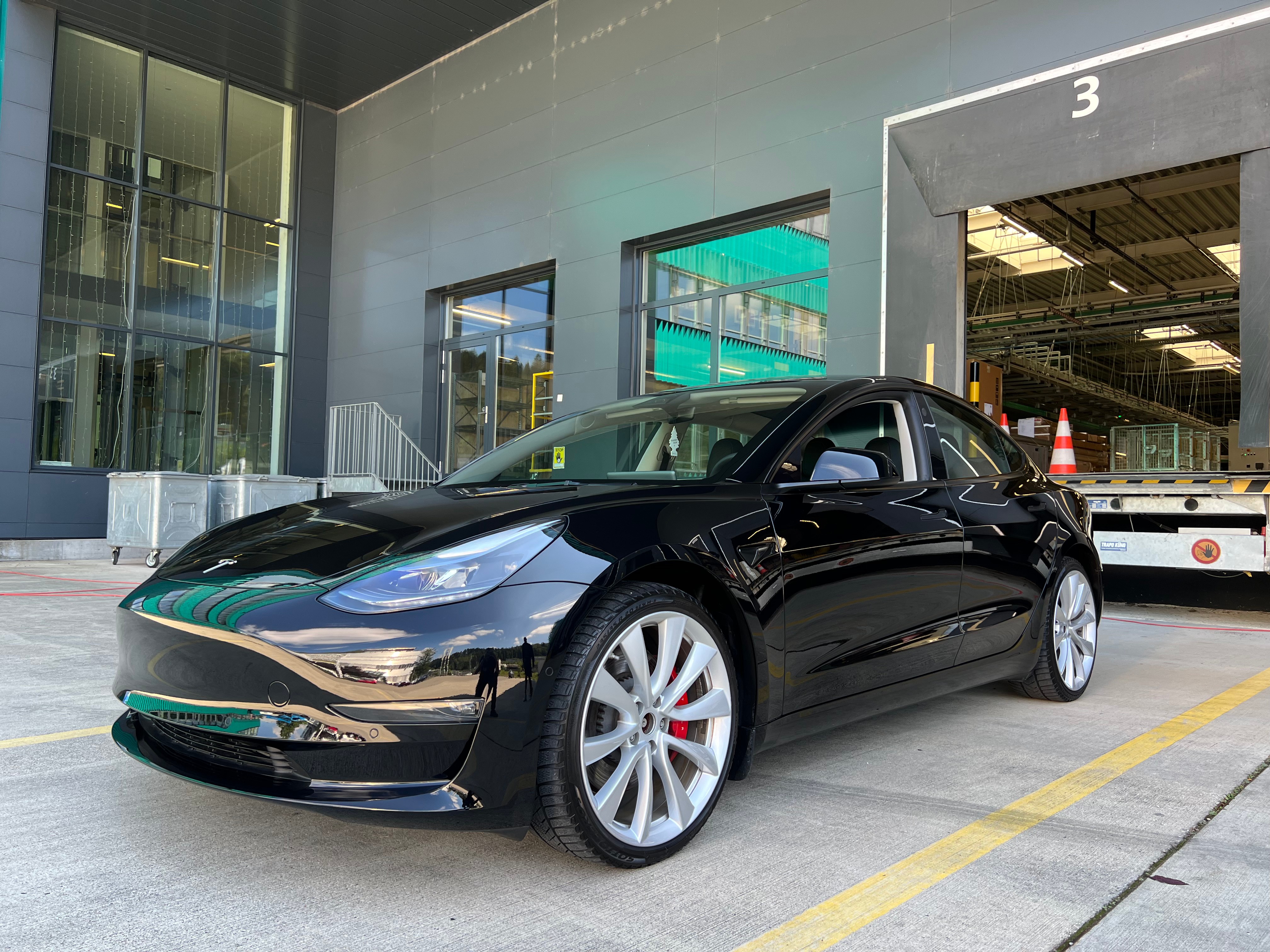 TESLA Model 3 Performance Dual Motor AWD