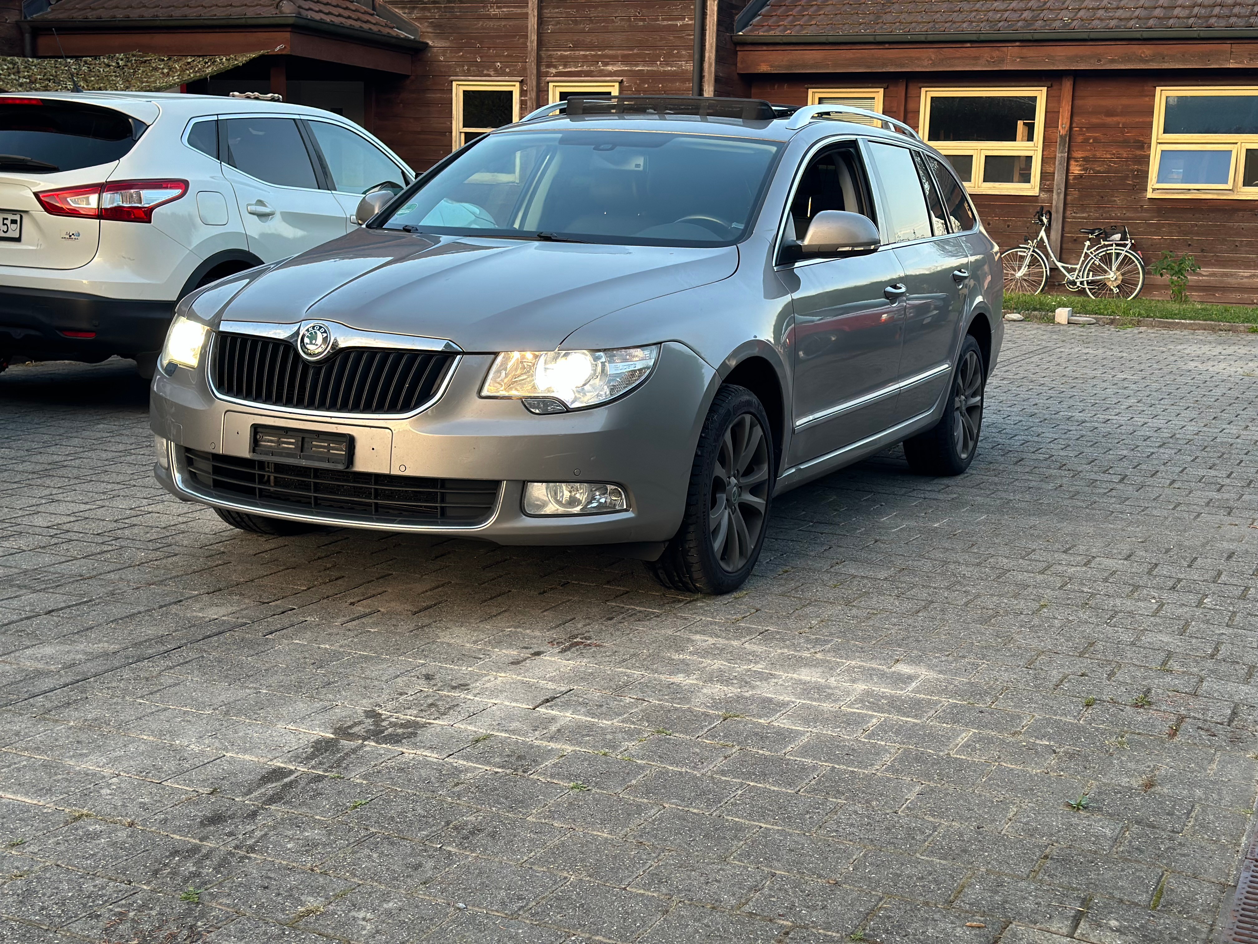 SKODA Superb Combi 2.0 TDi Ambition 4x4 DSG