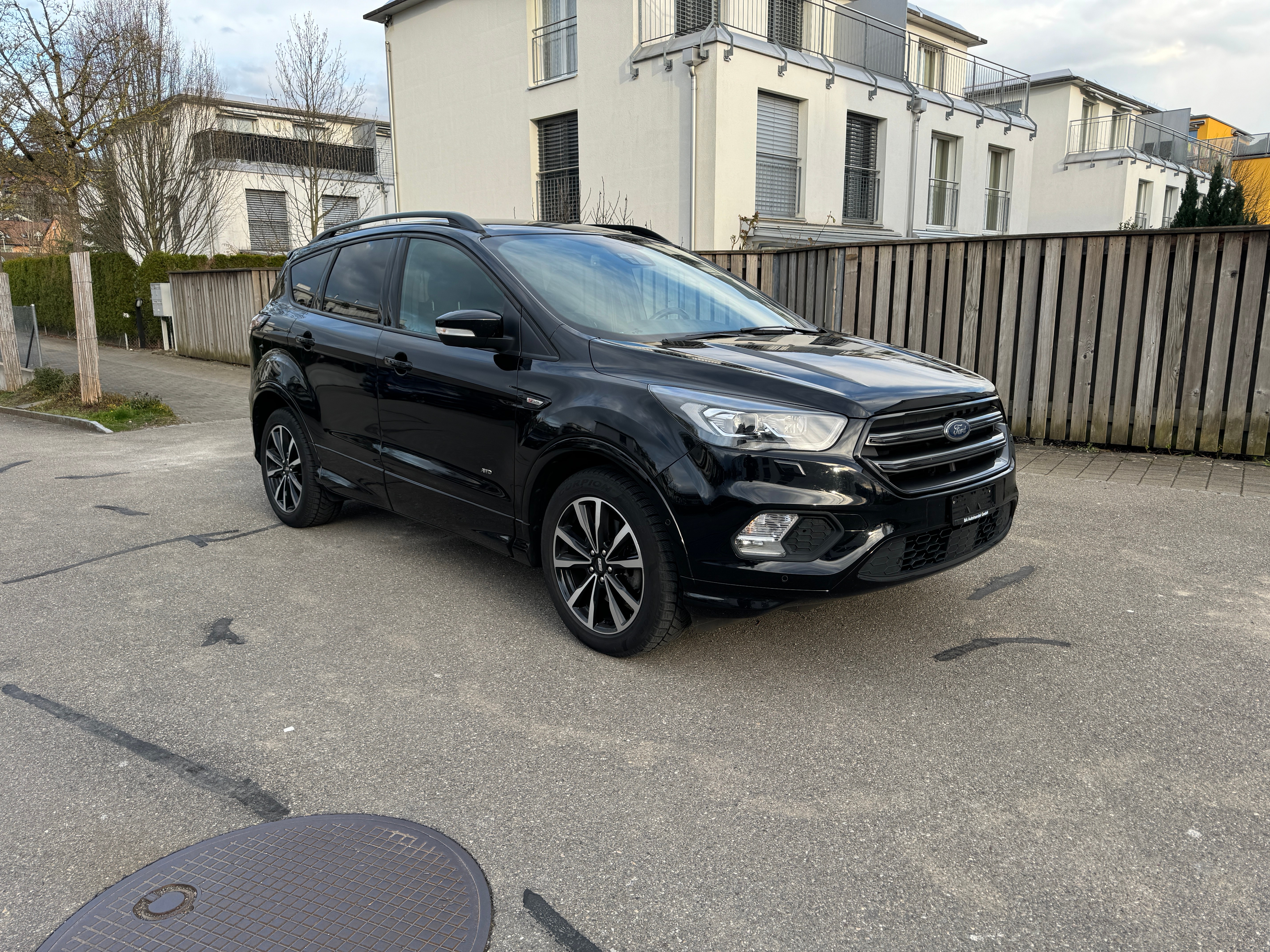 FORD KUGA 2.0 TDCi ST LINE HIGH 4WD POWERSHIFT*8FACH BEREIFT*