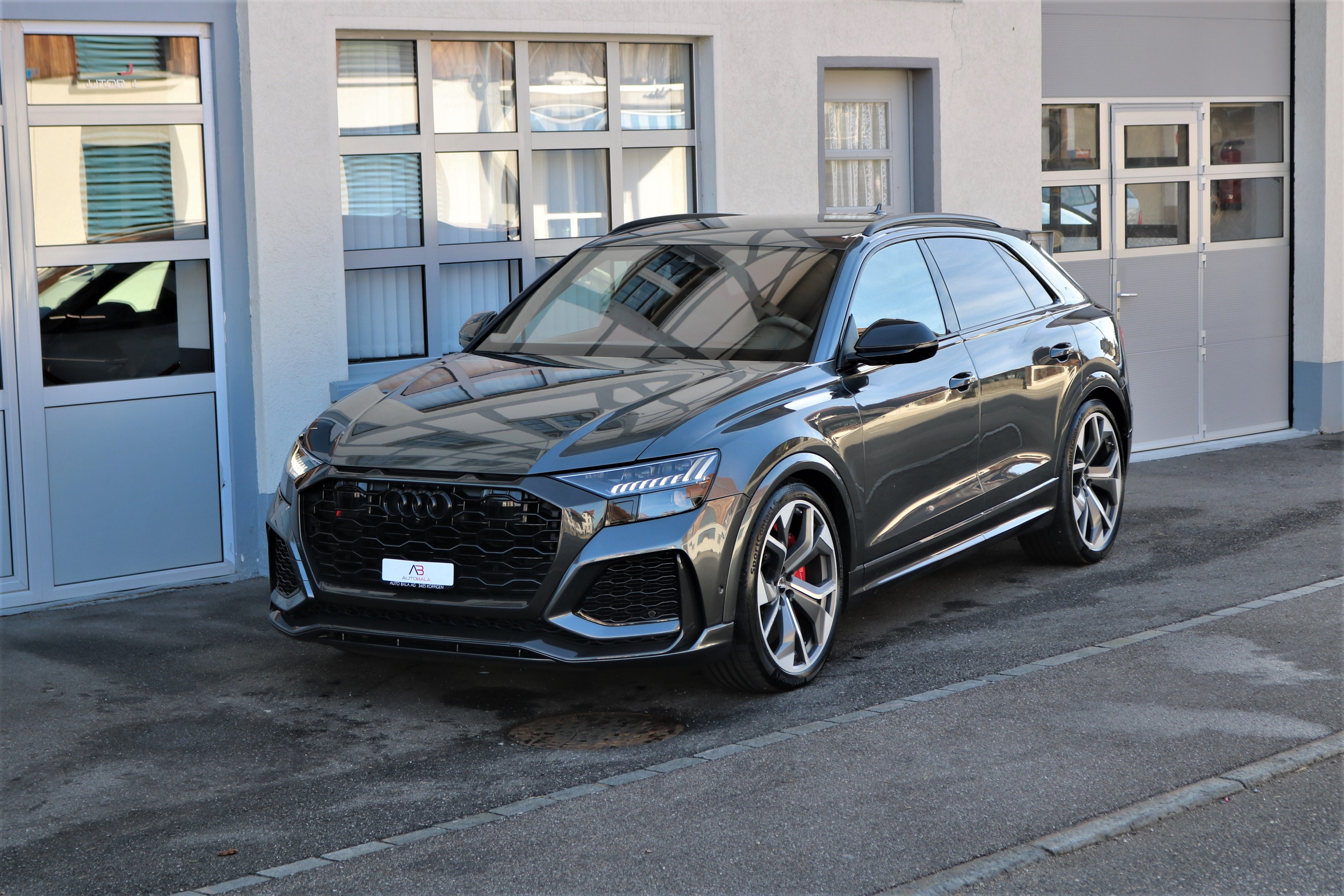 AUDI RSQ8 quattro tiptronic