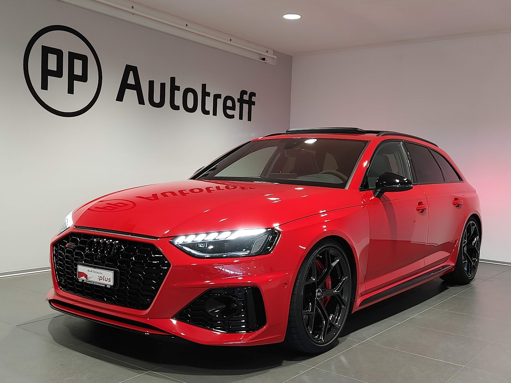 AUDI RS4 Avant quattro tiptronic