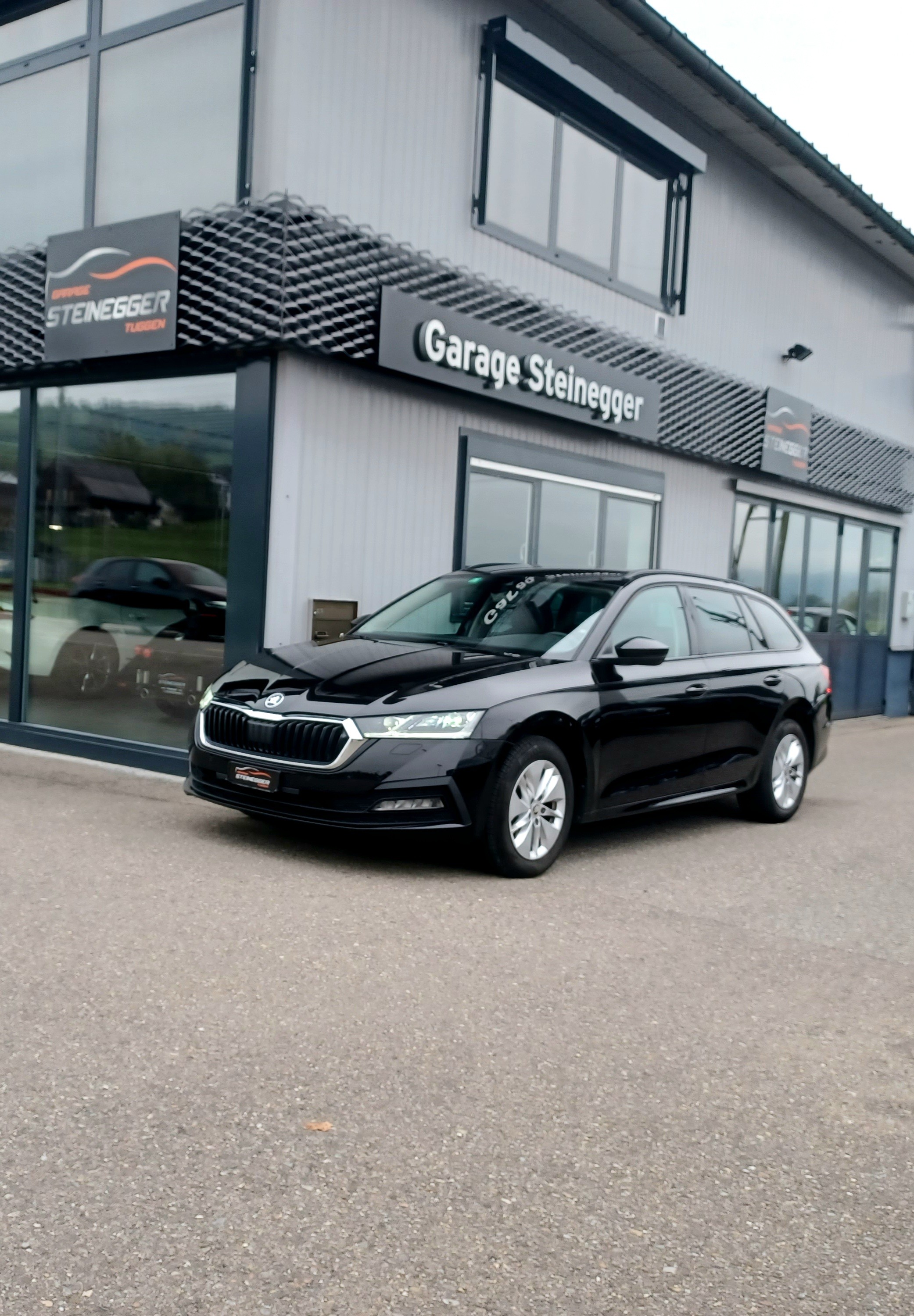 SKODA Octavia Combi 2.0 TDI DSG Ambition 4x4