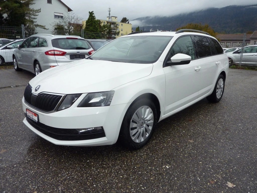 SKODA Octavia Combi 1.6 TDI Ambition ** Klimaanlage ** Tempomat ** PDC hinten ** Frisch Ab MFK