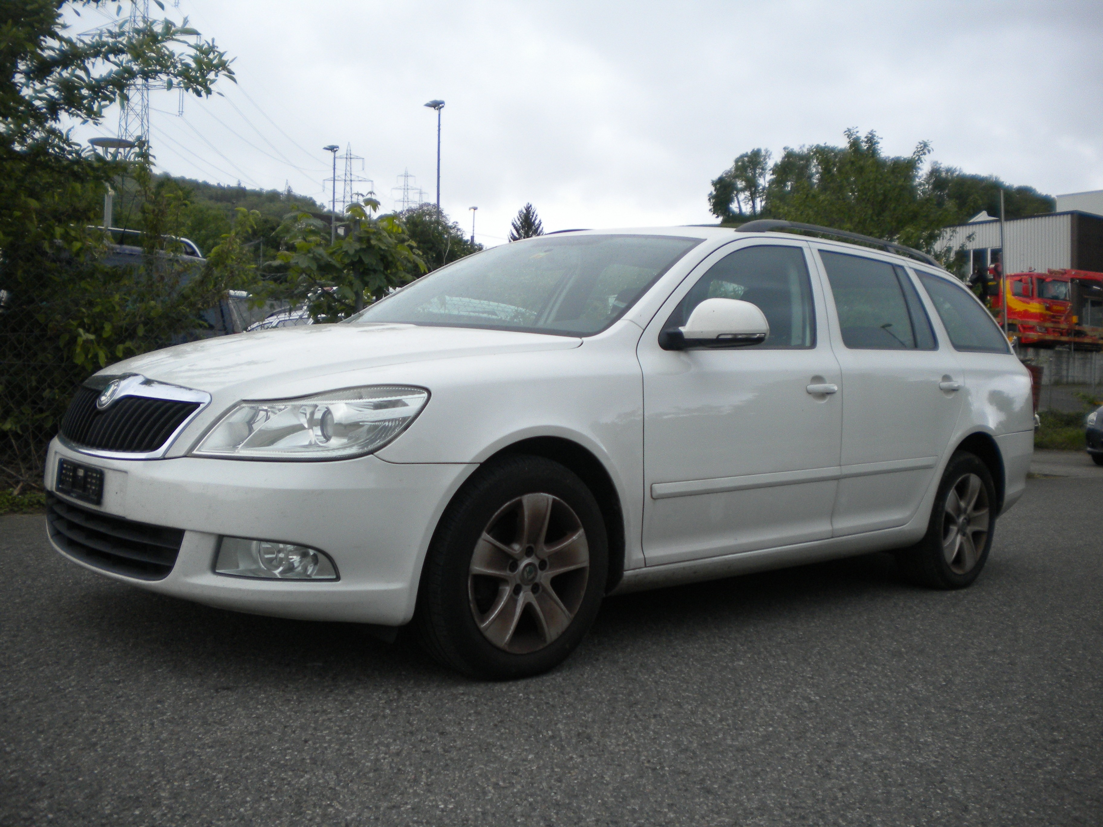 SKODA Octavia Combi 2.0 TDI Elegance DSG