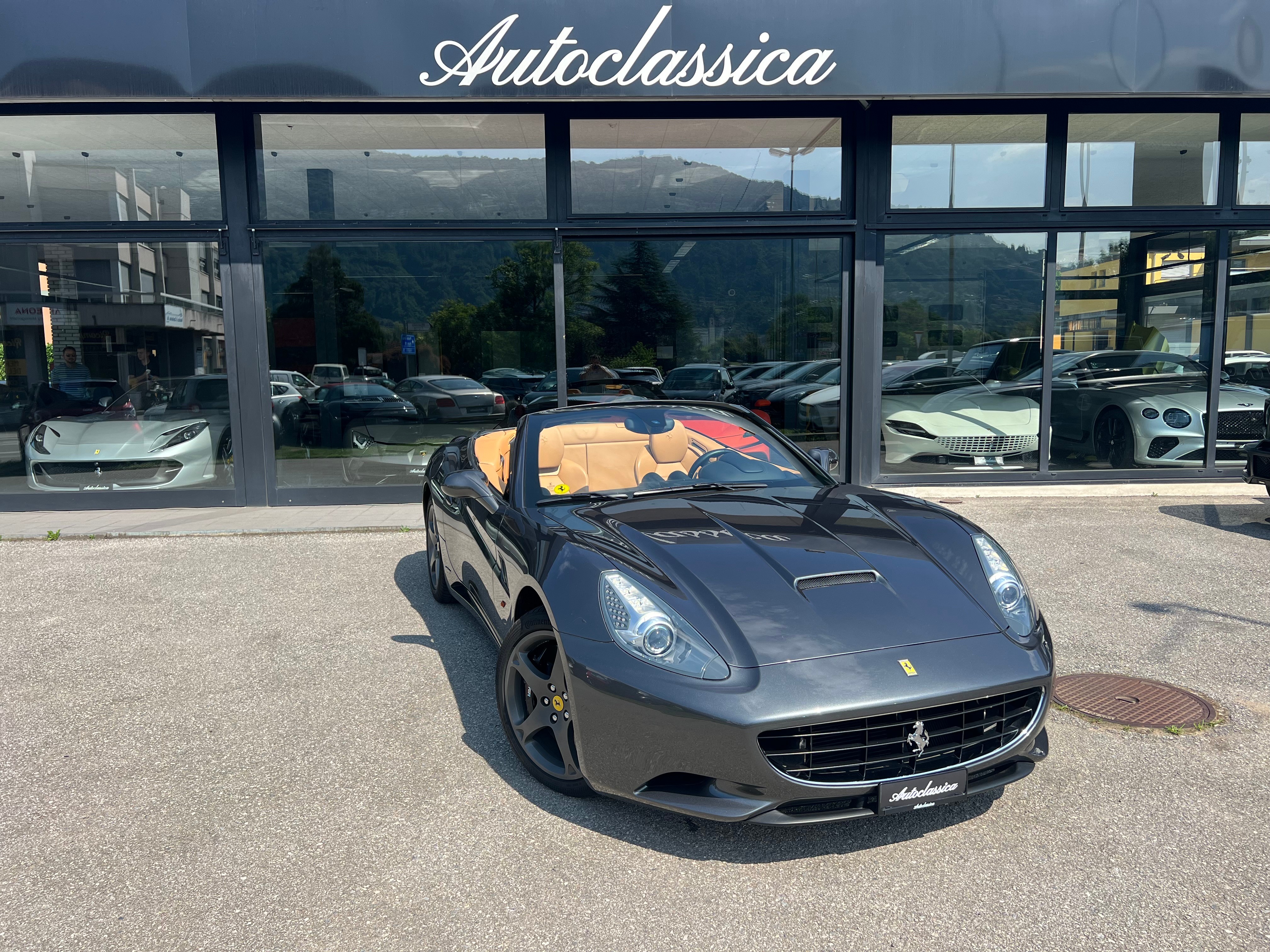 FERRARI California 4.3 V8