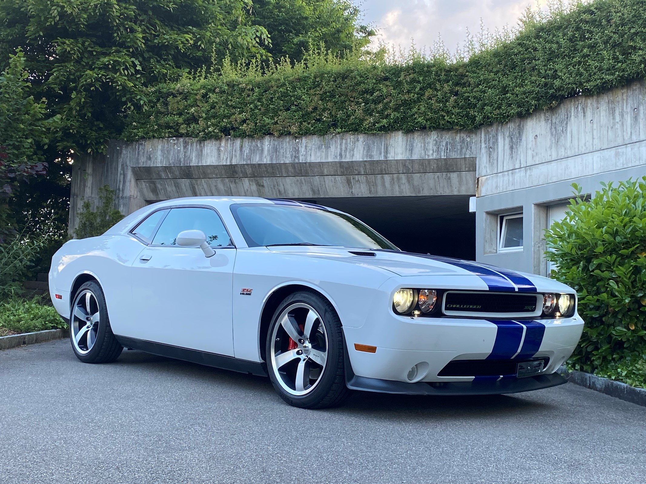 DODGE Challenger SRT392