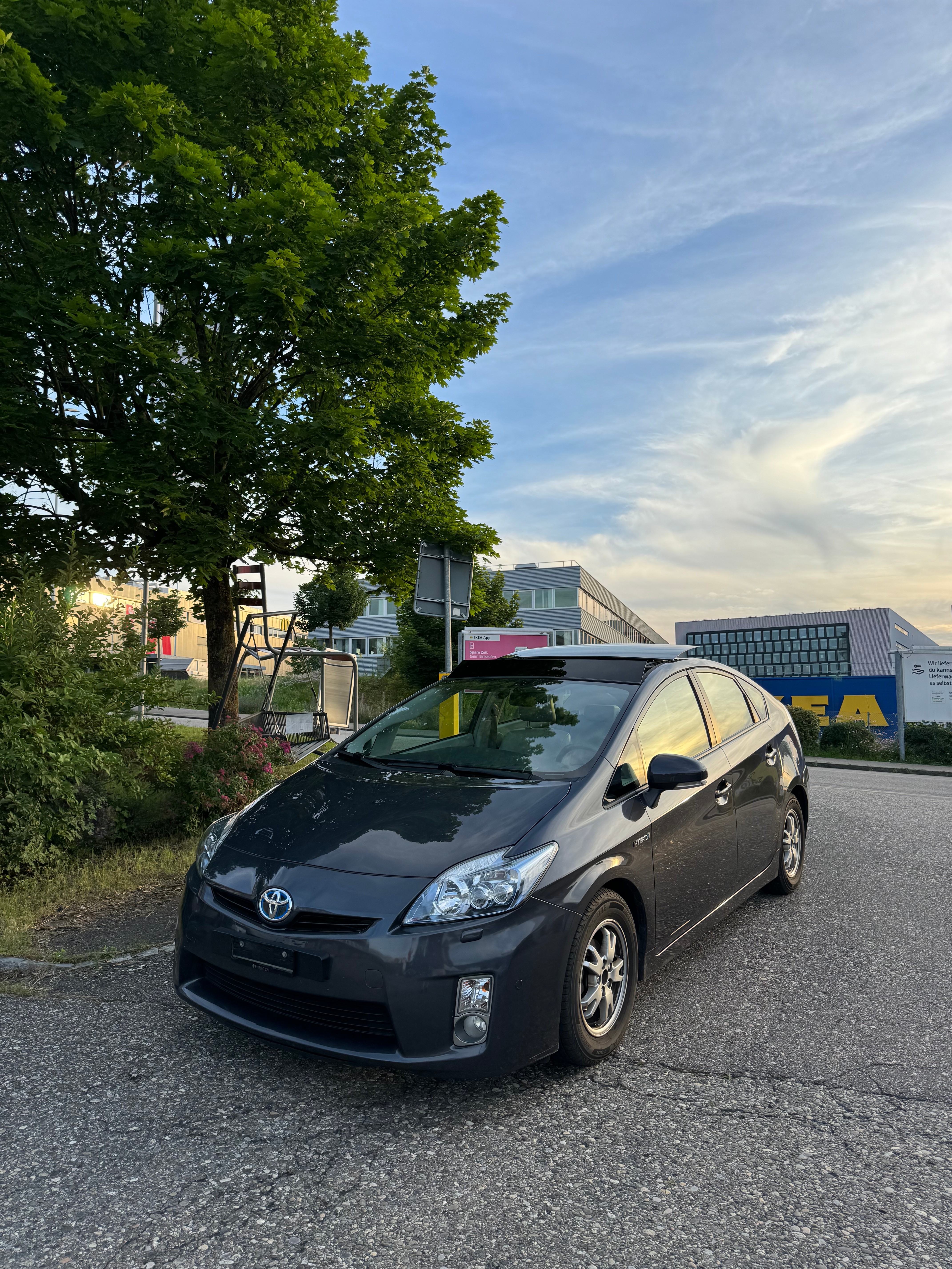 TOYOTA Prius 1.8 16V HSD Sol Premium