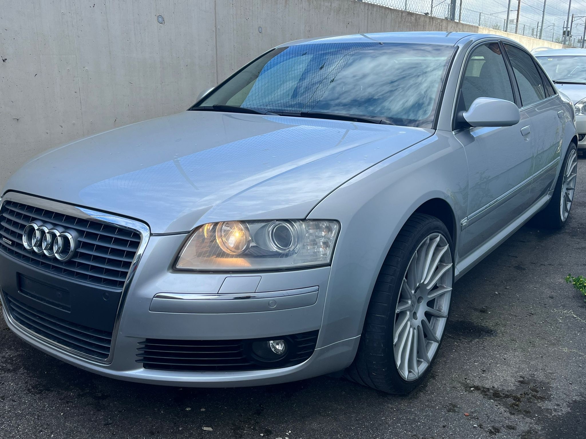 AUDI A8 L 4.2 FSI quattro tiptronic