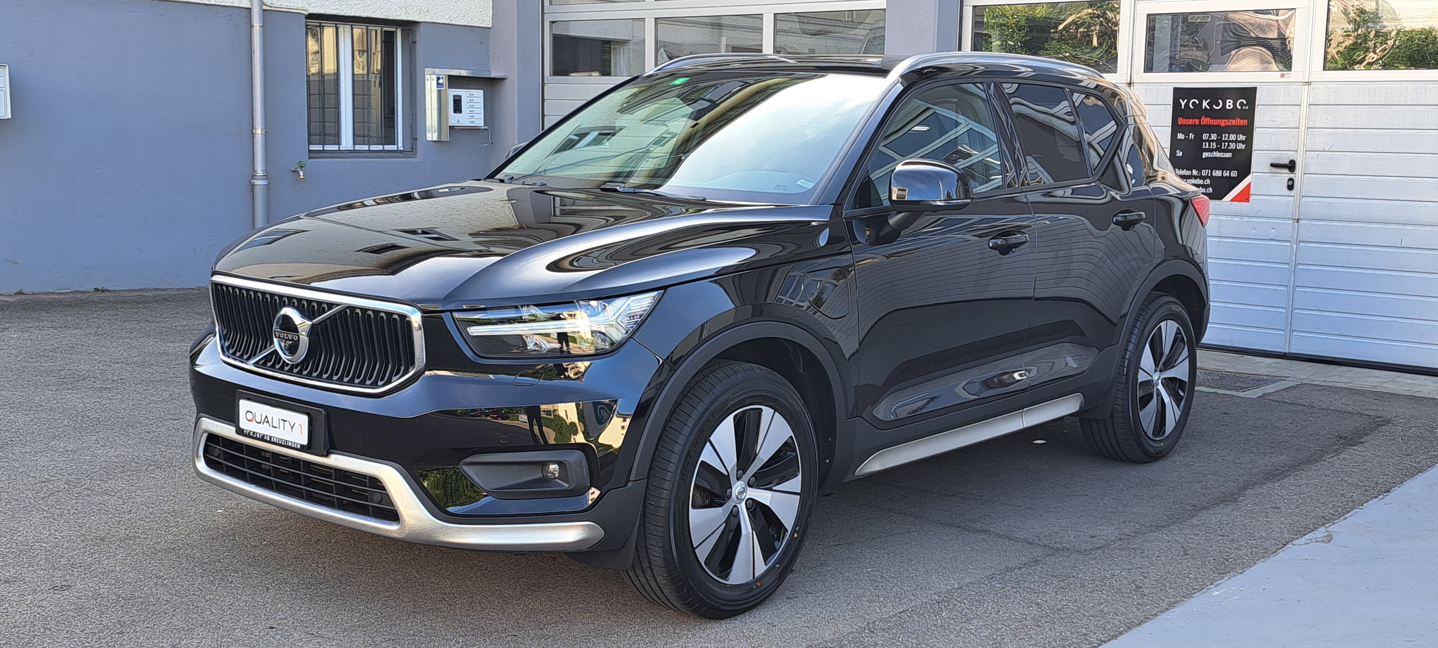 VOLVO XC40 T5 TwE R-Design Momentum DCT