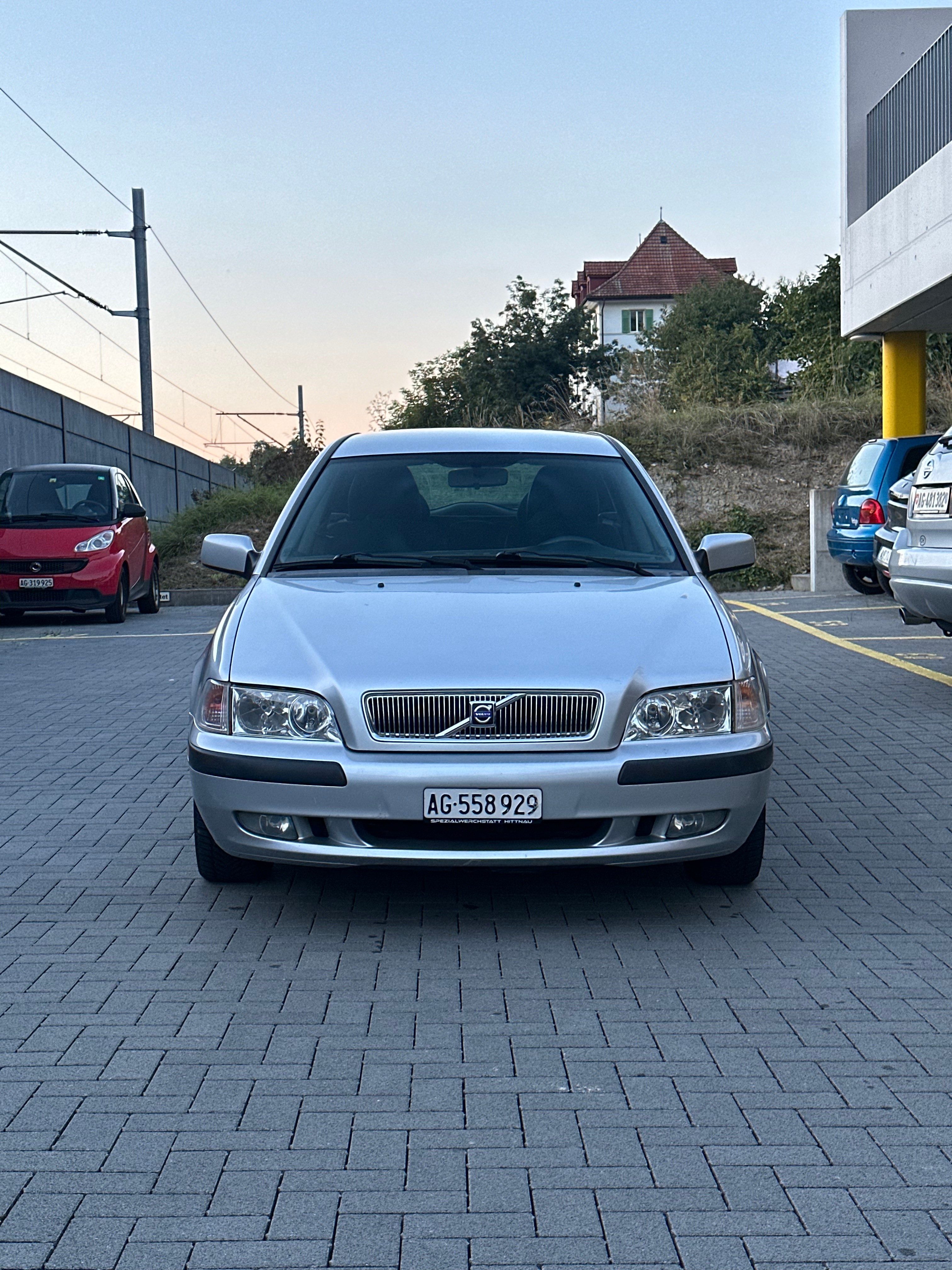 VOLVO V40 1.8