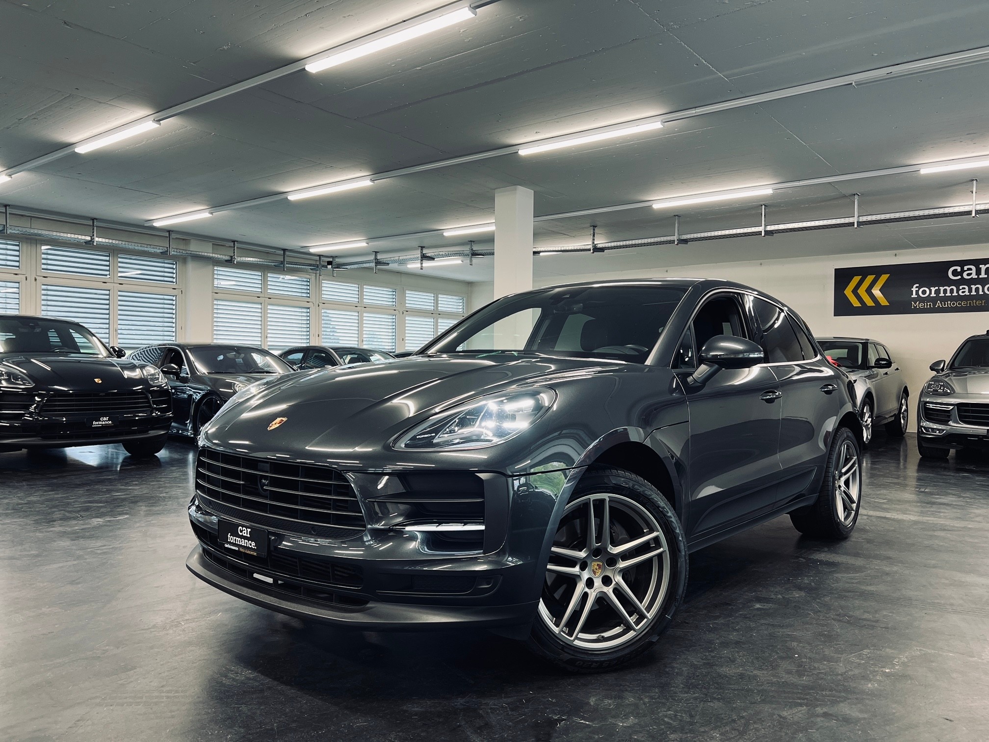 PORSCHE Macan 2.0