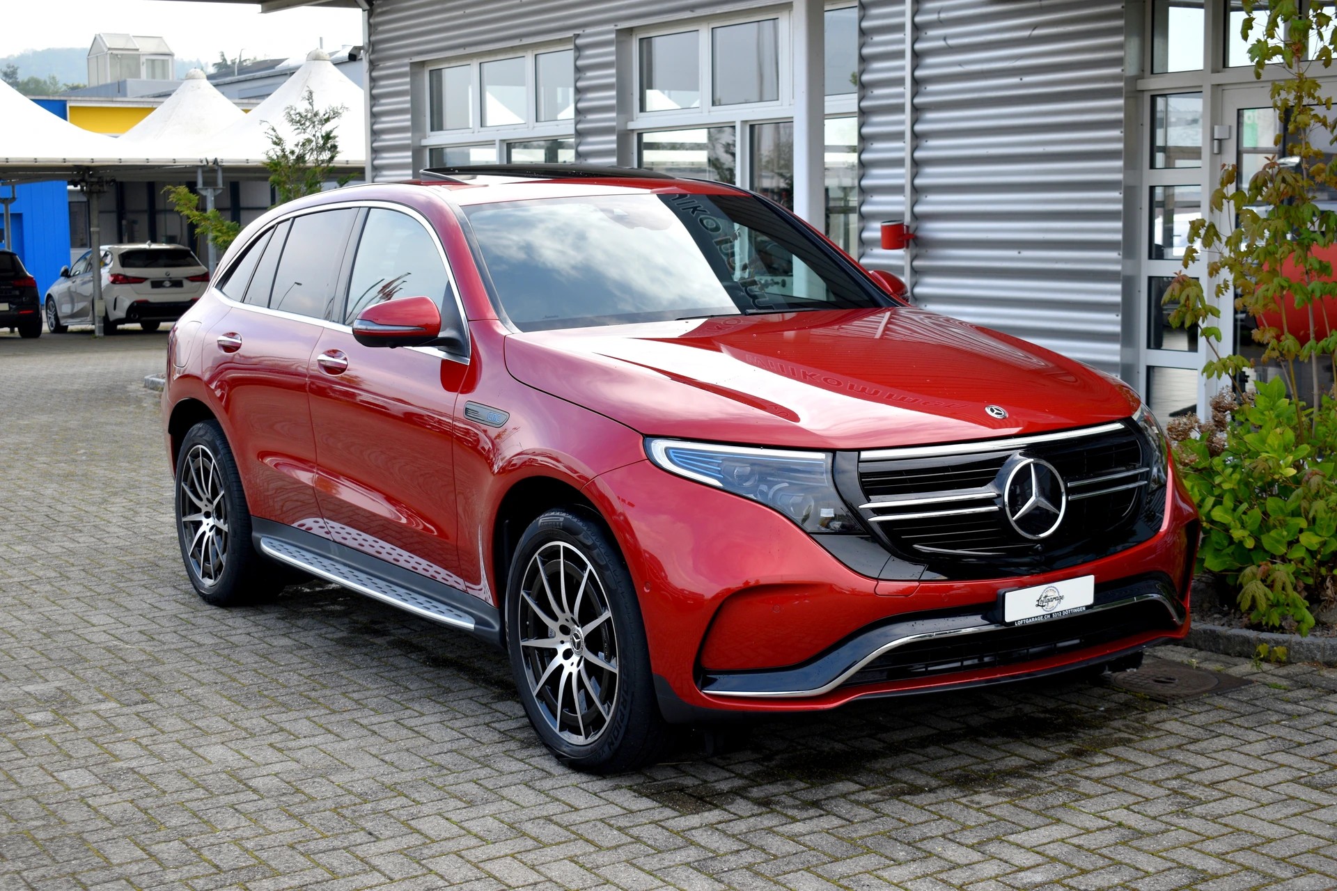 MERCEDES-BENZ EQC 400 AMG Line 4Matic AHK 1.8T (CH Auto) Voll-Ausstattung