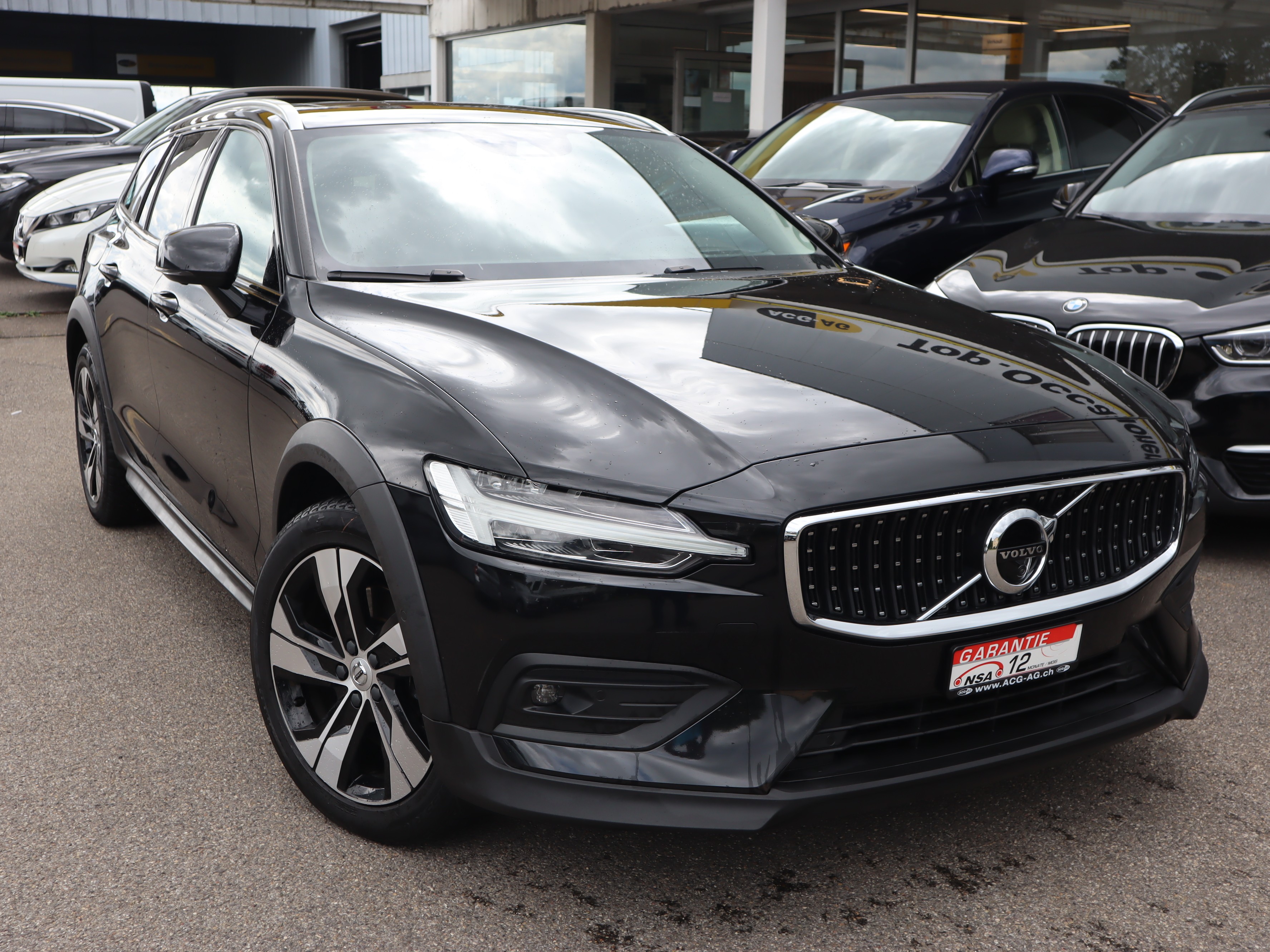 VOLVO V60 Cross Country B4 Diesel Mild Hybrid AWD Geartronic ** Voll-Leder Ausstattung ** Gr-Navi ** RF-Kamera 360 ** Panorama-G