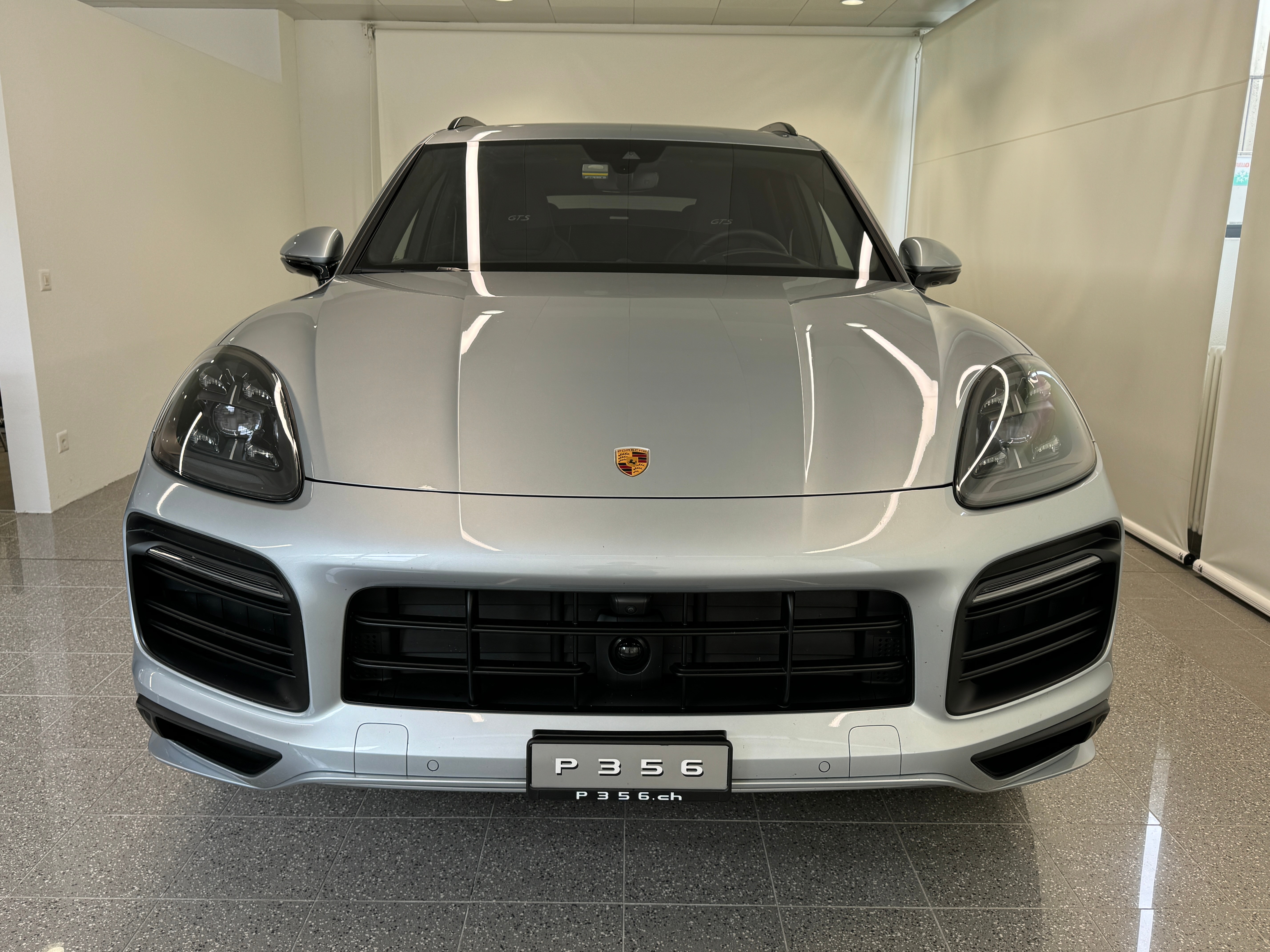 PORSCHE Cayenne GTS