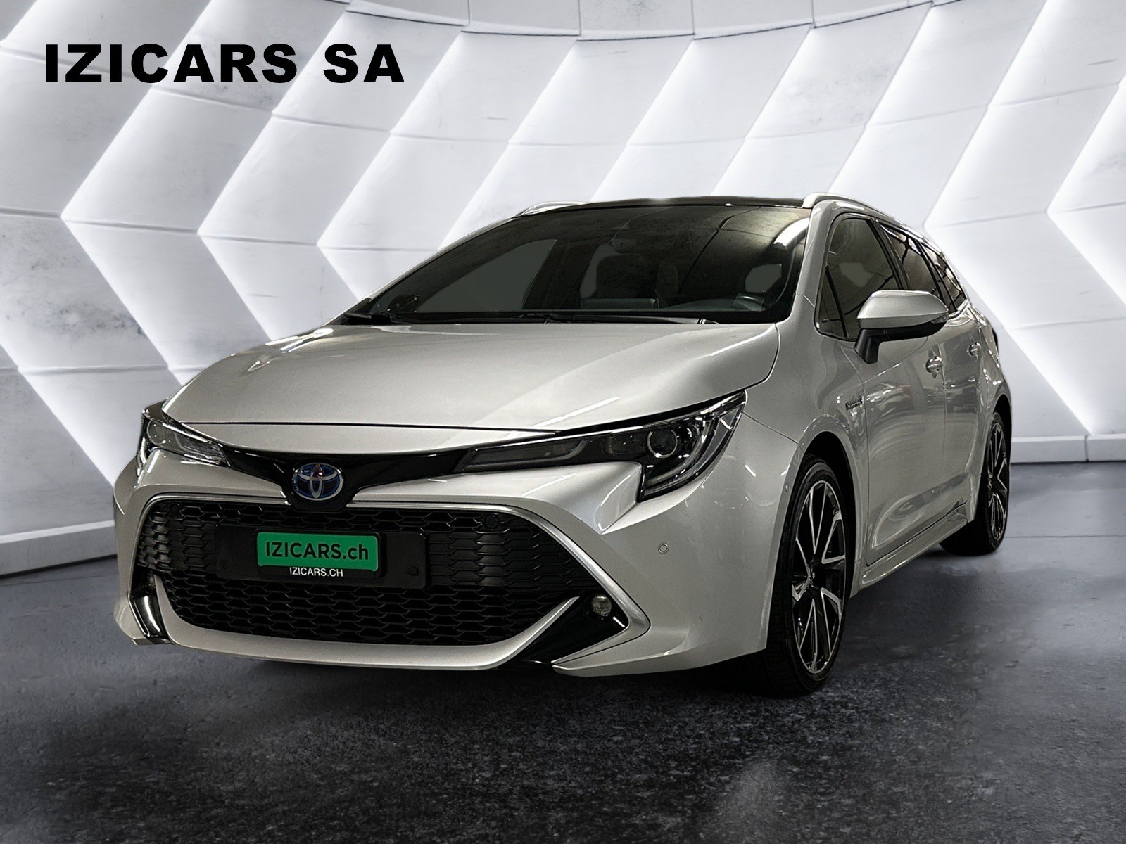 TOYOTA Corolla Touring Sports 2.0 HSD Premium e-CVT -Attelage / Toit ouvrant panoramique / Camera de recul