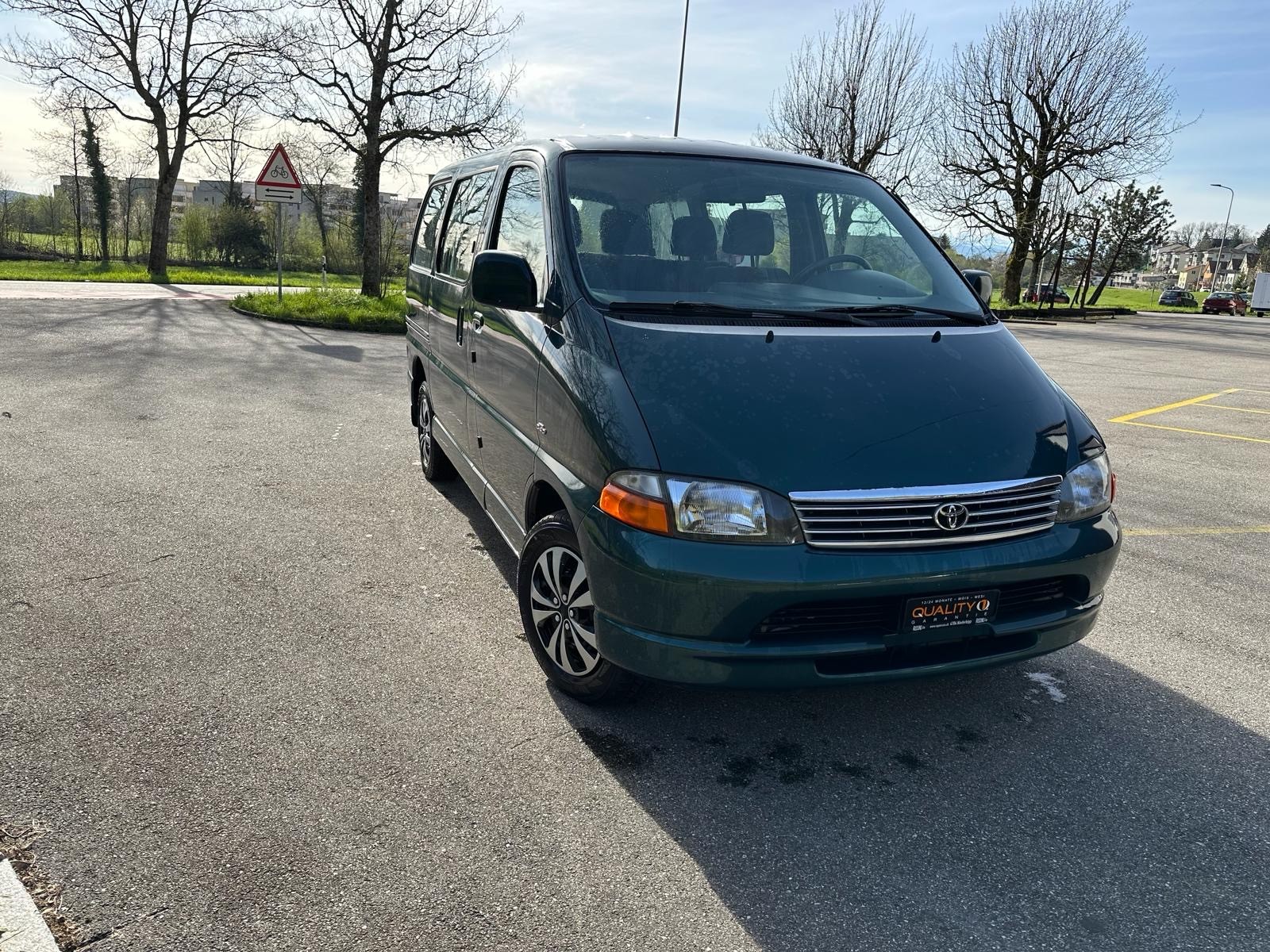 TOYOTA Hiace D-4D Wagon