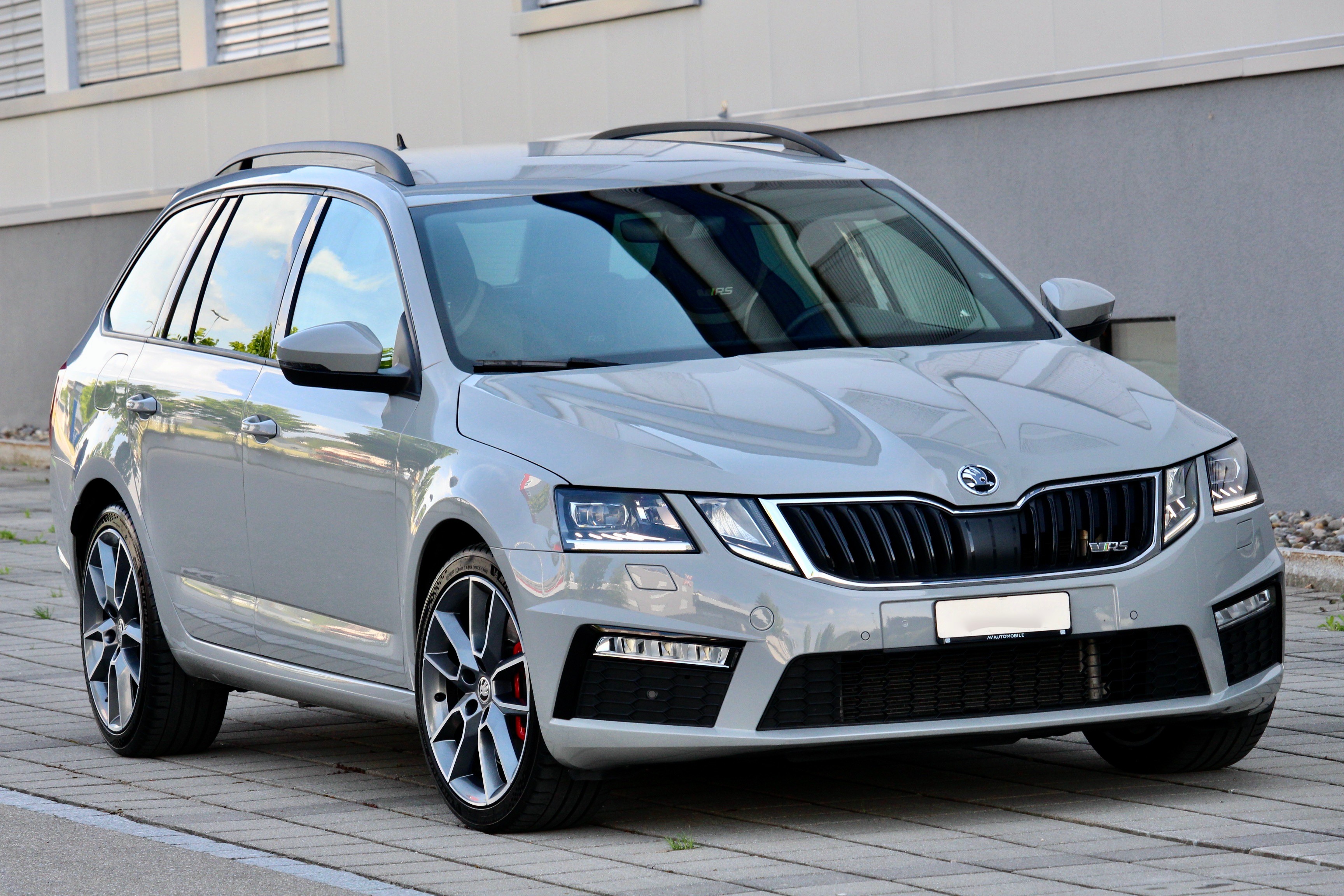 SKODA Octavia Combi 2.0 TSI RS DSG 230PS *FACELIFT Model *NARDO-Grau *CH-Fahrzeug aus 1.Hand!