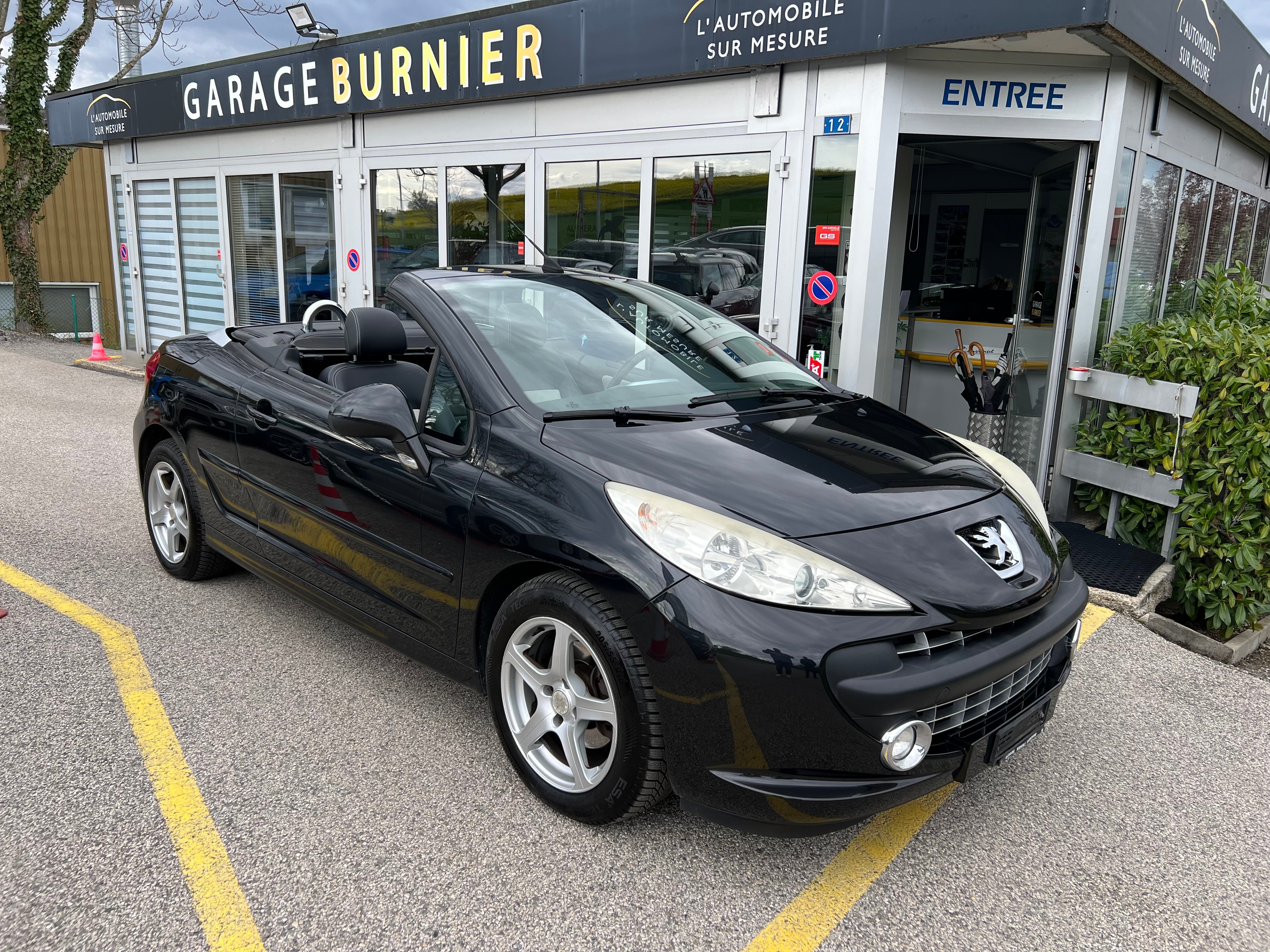 PEUGEOT 207 CC 1.6 16V Turbo Roland Garros Edition