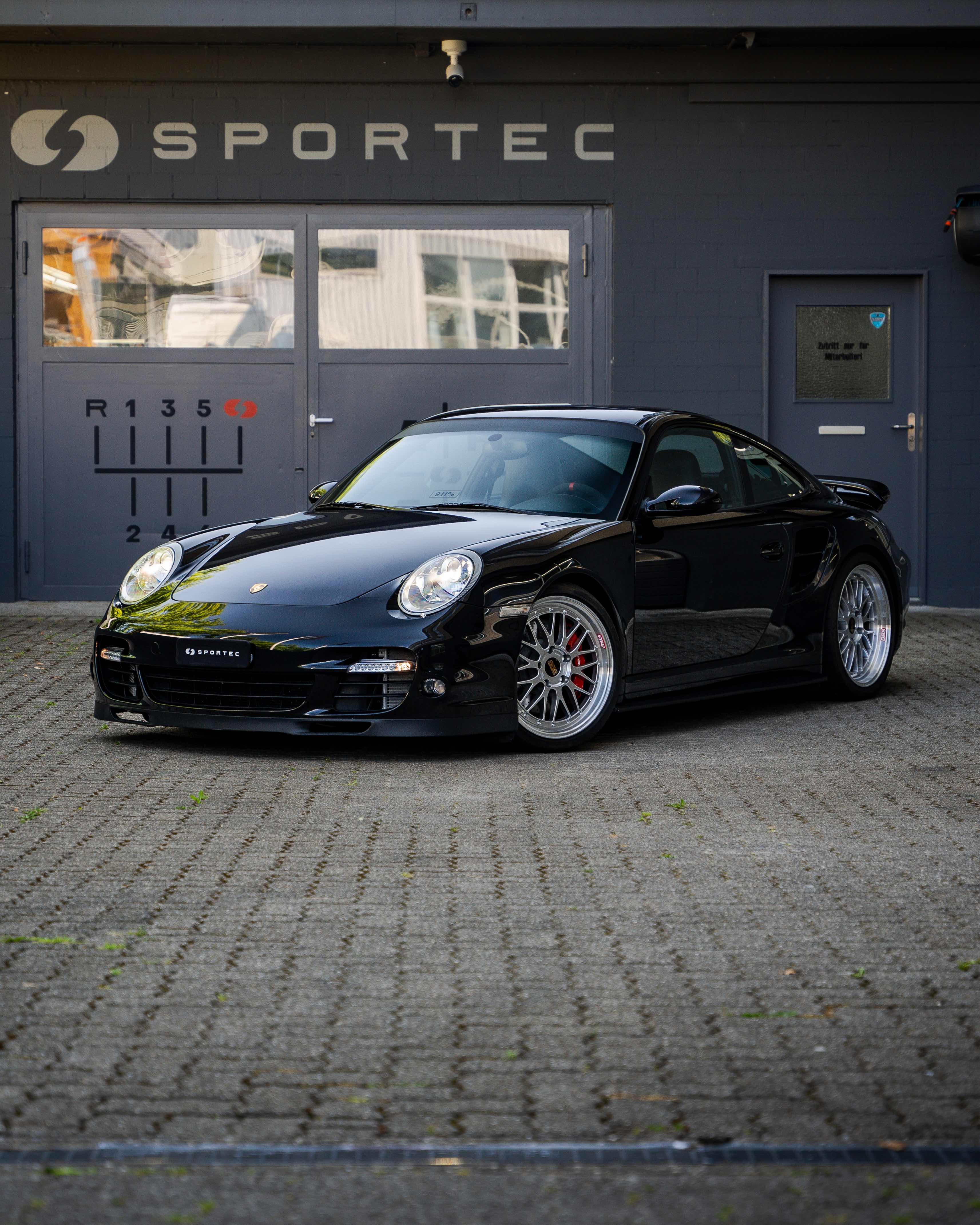 PORSCHE 911 Turbo