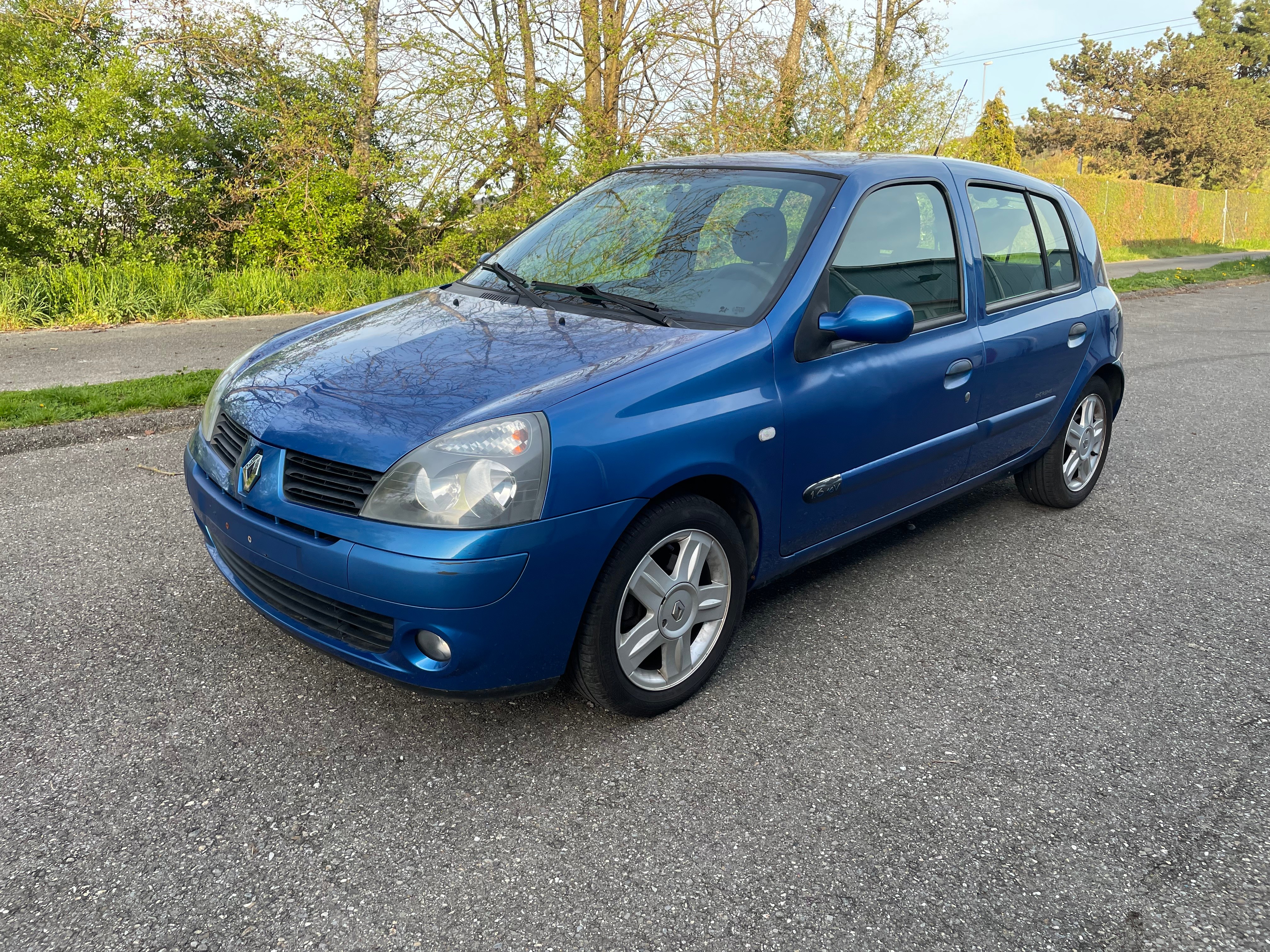 RENAULT Clio 1.6 16V Privilège