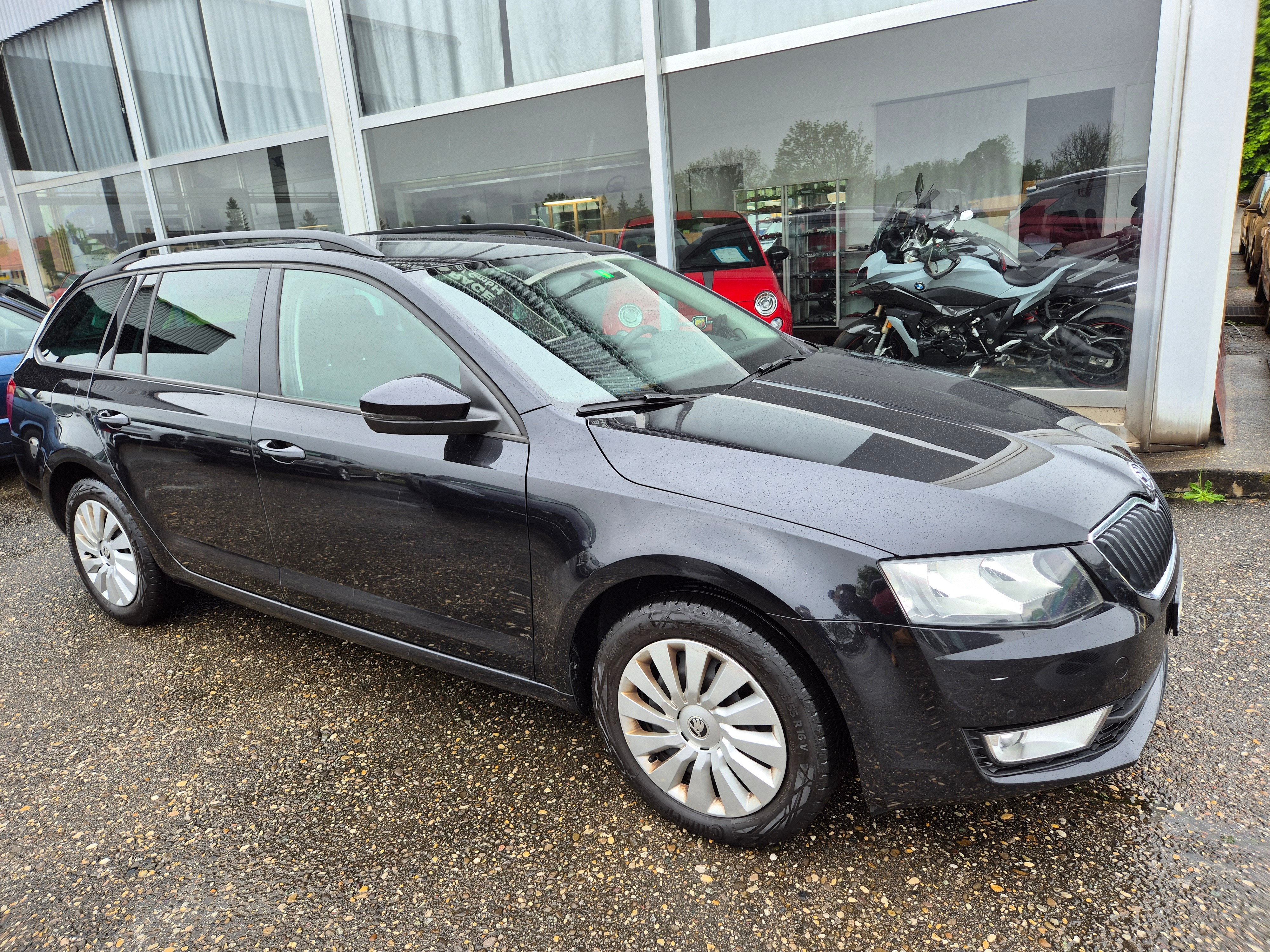 SKODA Octavia Combi 1.6 TDI Ambition DSG