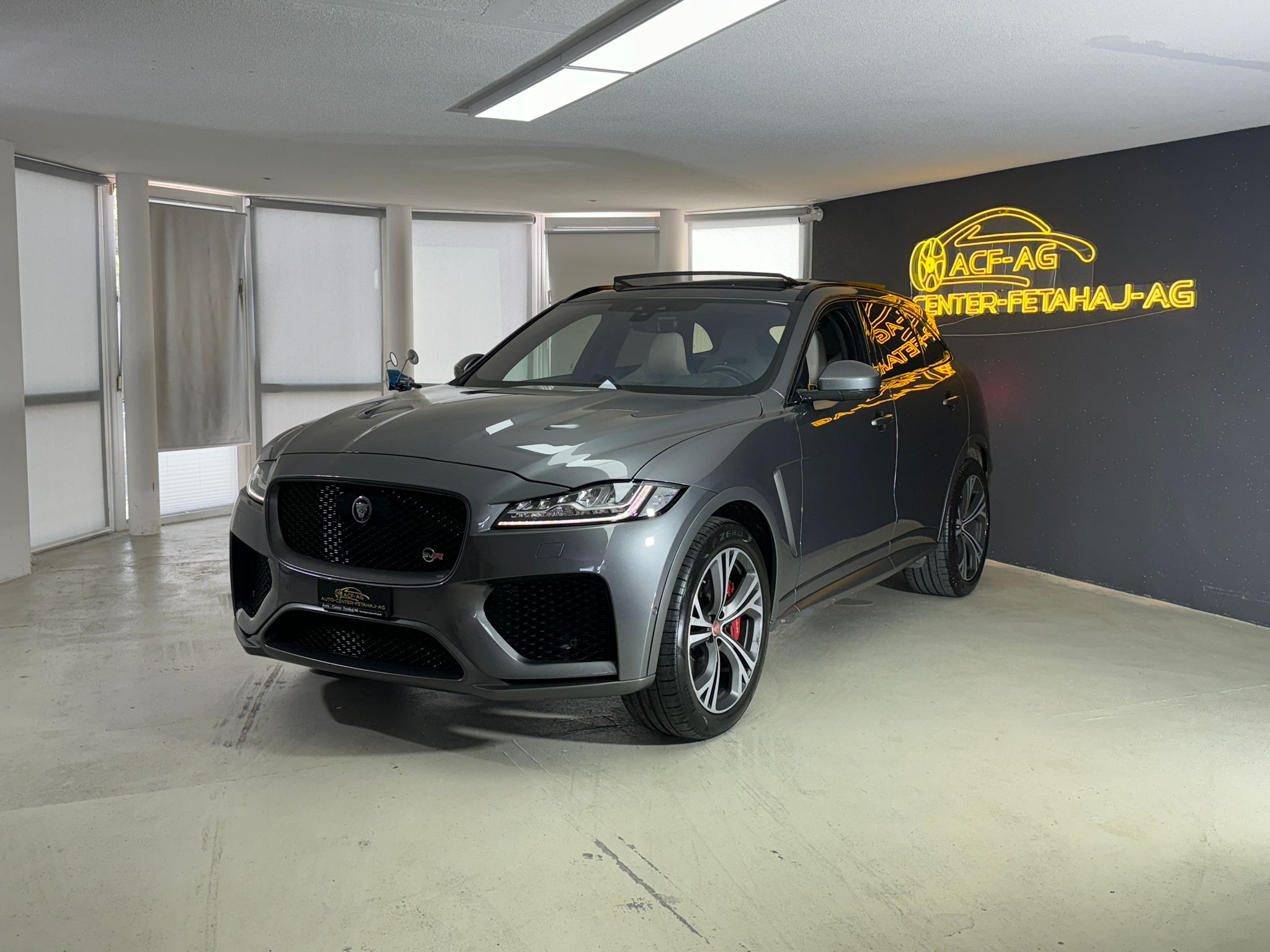 JAGUAR F-Pace 5.0 V8 SVR AWD Automatik