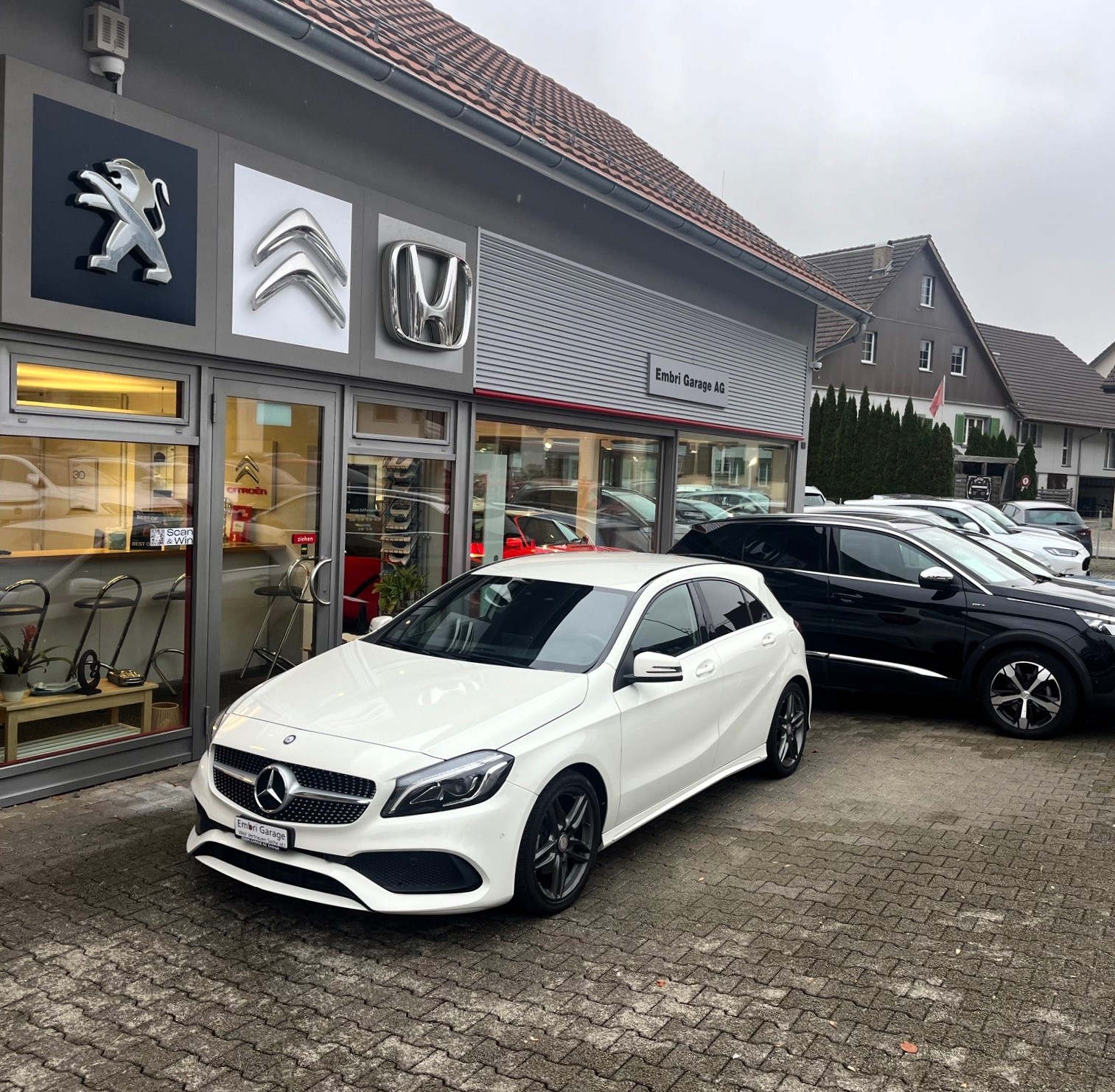 MERCEDES-BENZ A 200 AMG Line