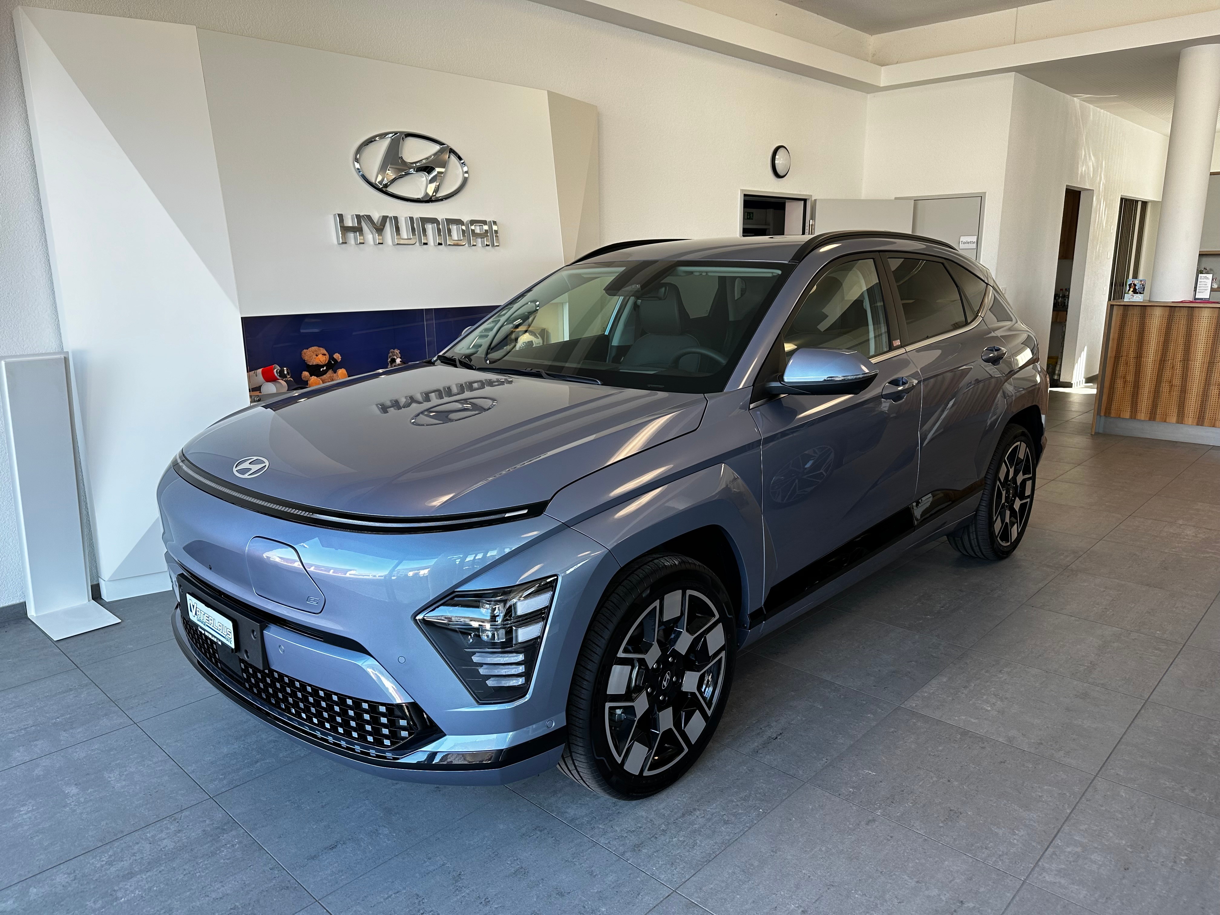 HYUNDAI Kona EV 65.4 kWh Amplia