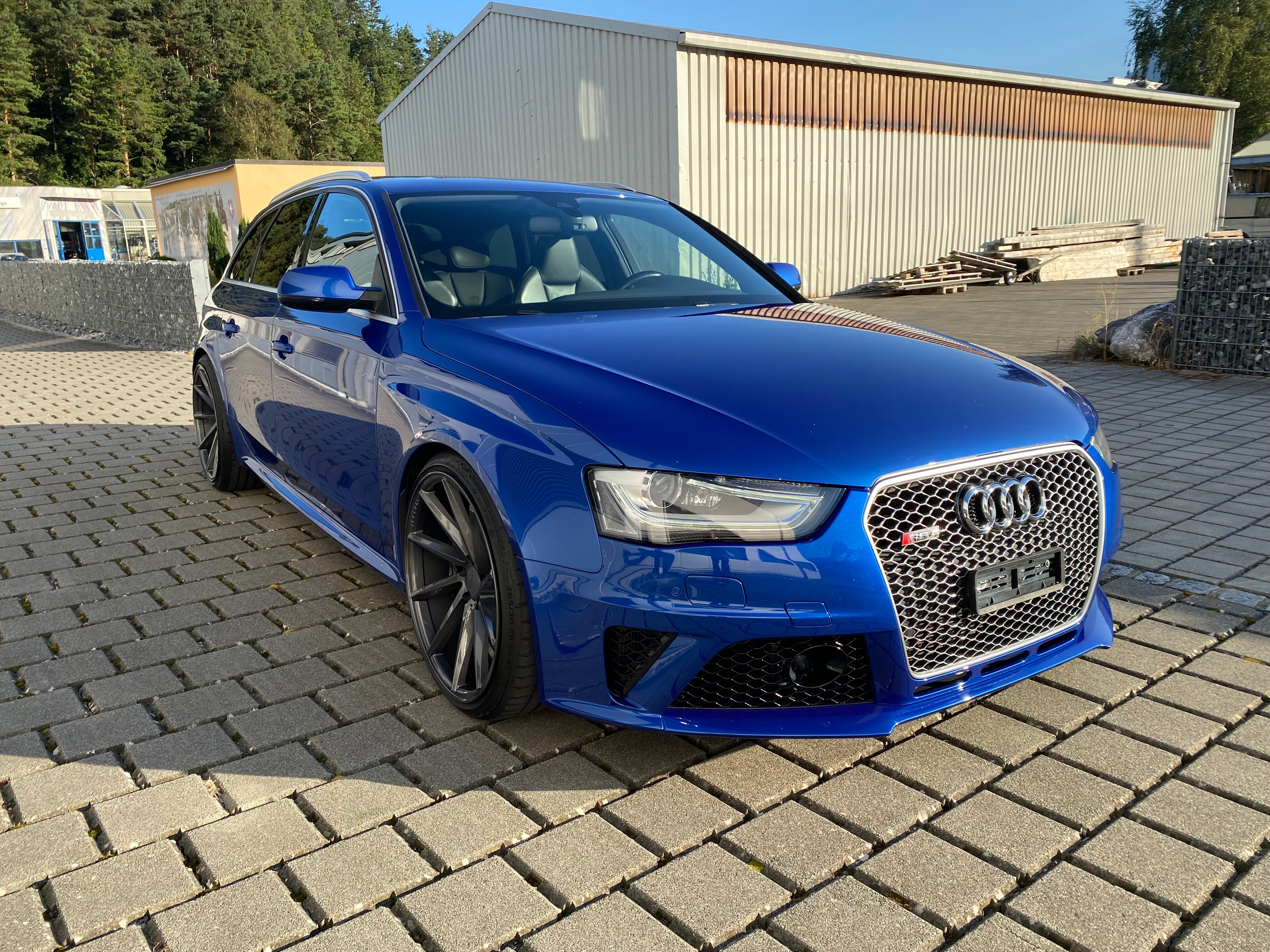 AUDI RS4 Avant 4.2 FSI V8 quattro S-tronic