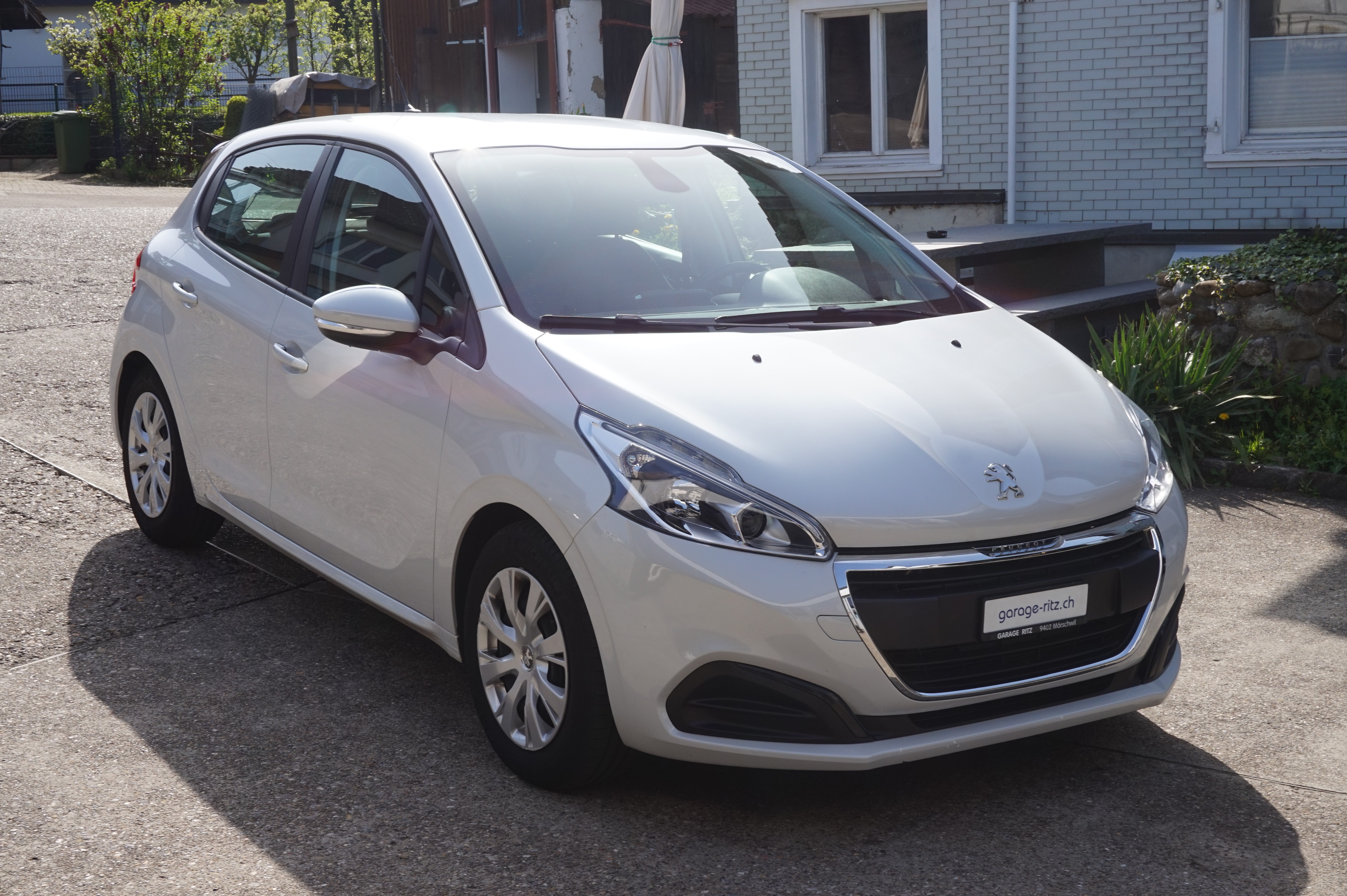 PEUGEOT 208 1.6 BlueHDi Active