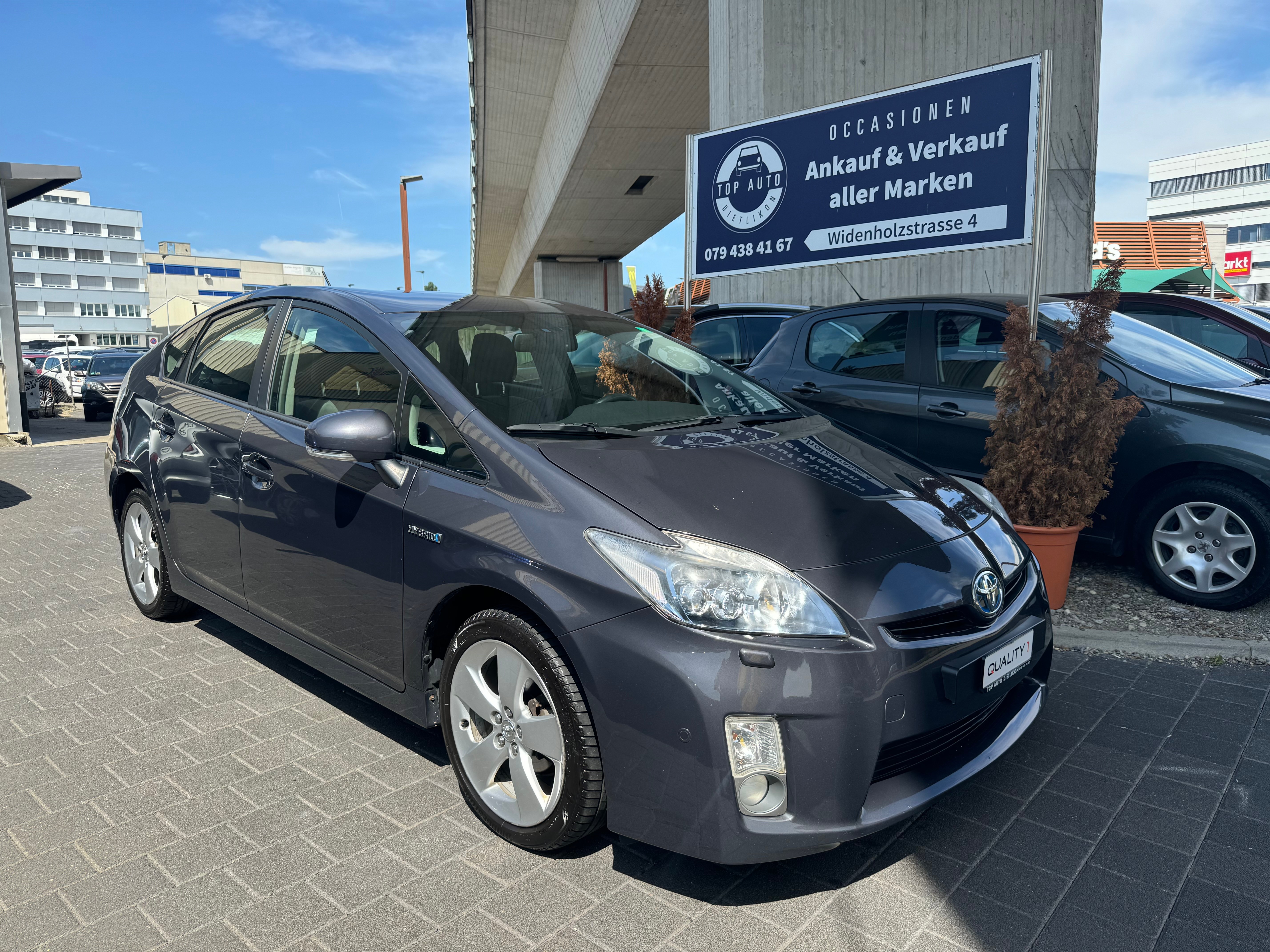 TOYOTA Prius 1.8 16V HSD Luna