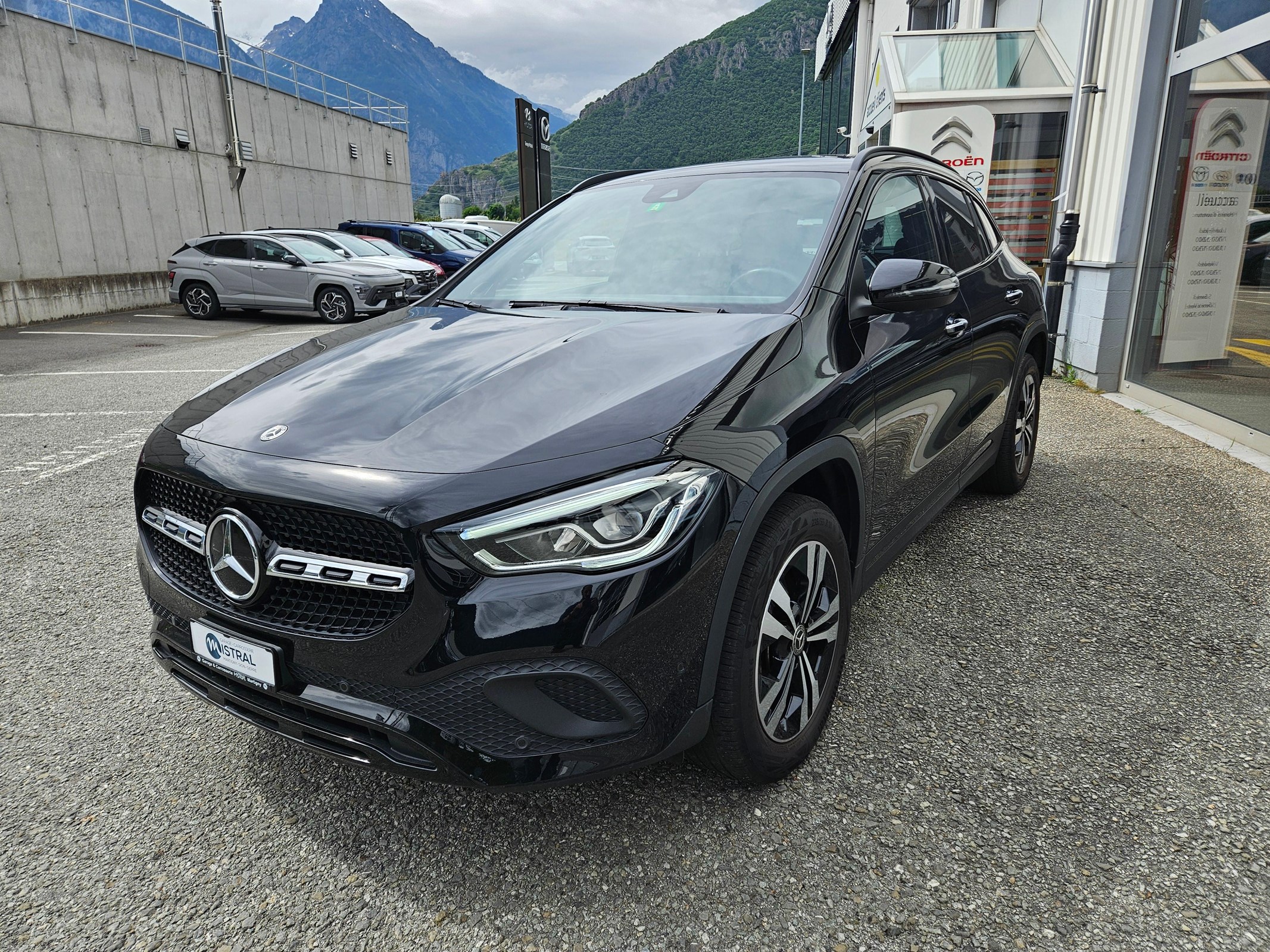 MERCEDES-BENZ GLA 200 Progressive