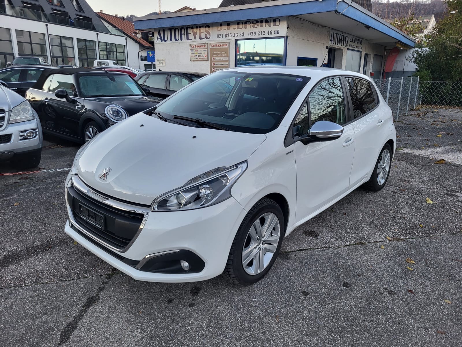 PEUGEOT 208 1.2 PureTech Style