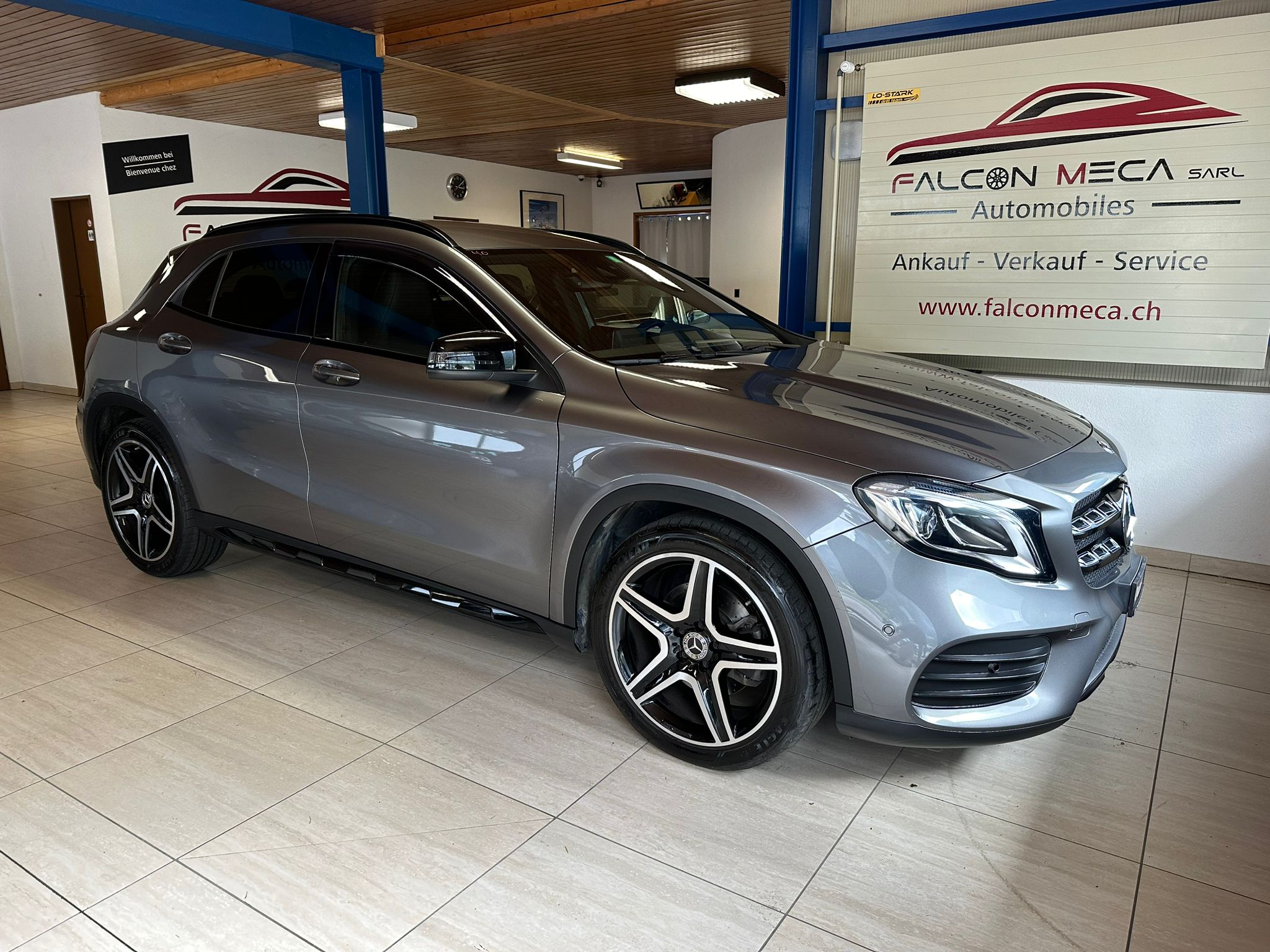 MERCEDES-BENZ GLA 250 AMG Line