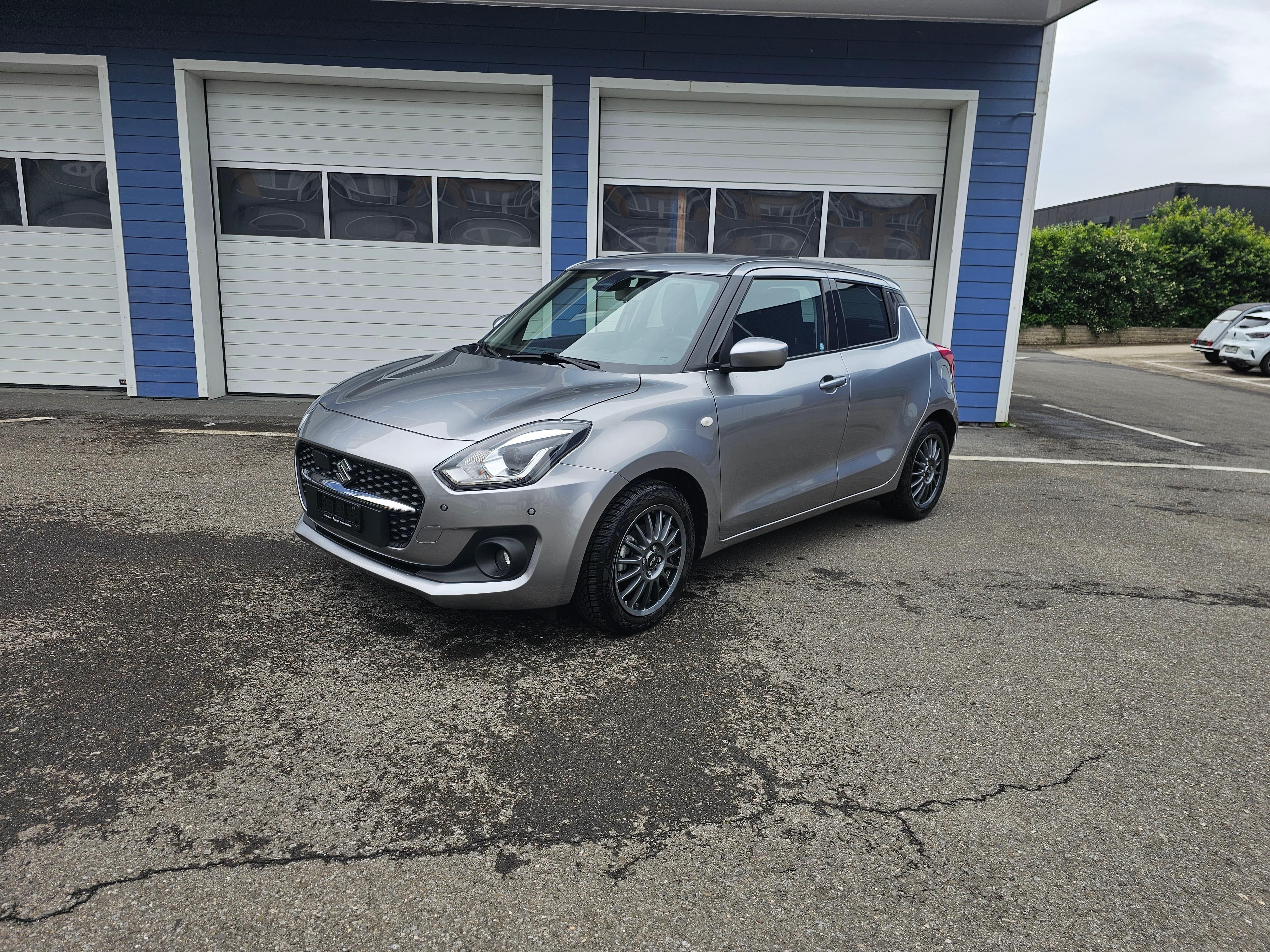 SUZUKI Swift 1.2 Compact + Hybrid CVT