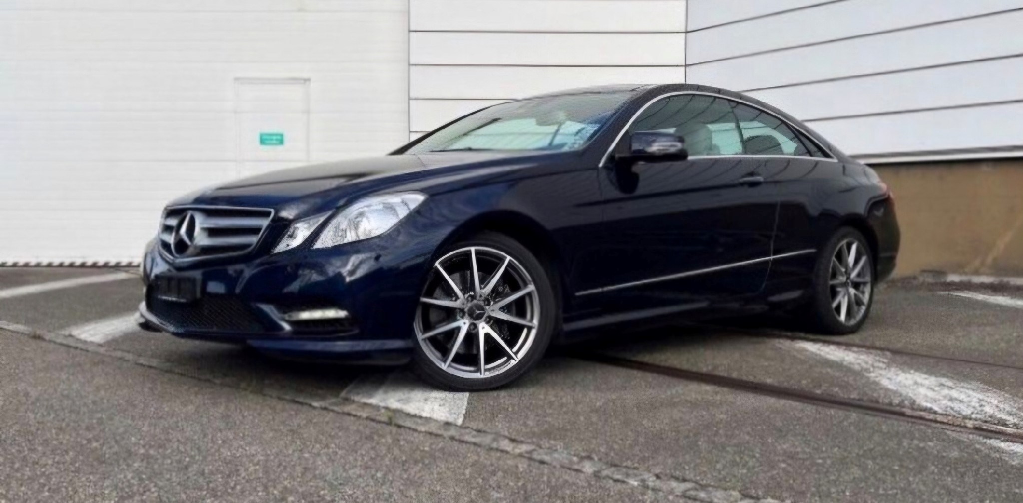 MERCEDES-BENZ E 350 CGI BlueEfficiency 7G-Tronic