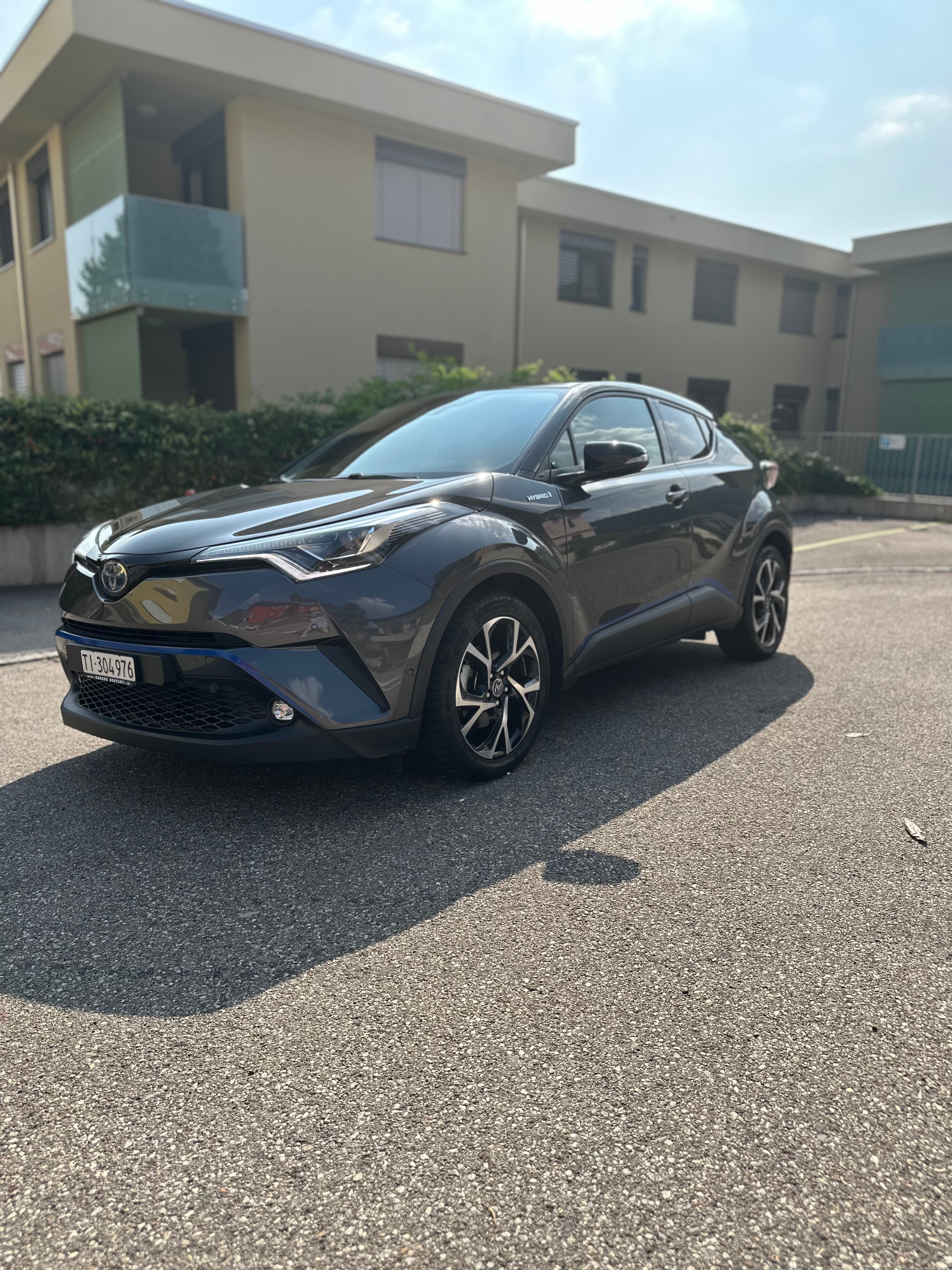 TOYOTA C-HR 1.8 HSD CVT Trend