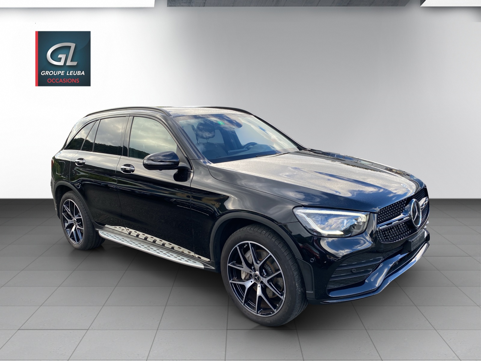 MERCEDES-BENZ GLC 300 AMG Line 4Matic