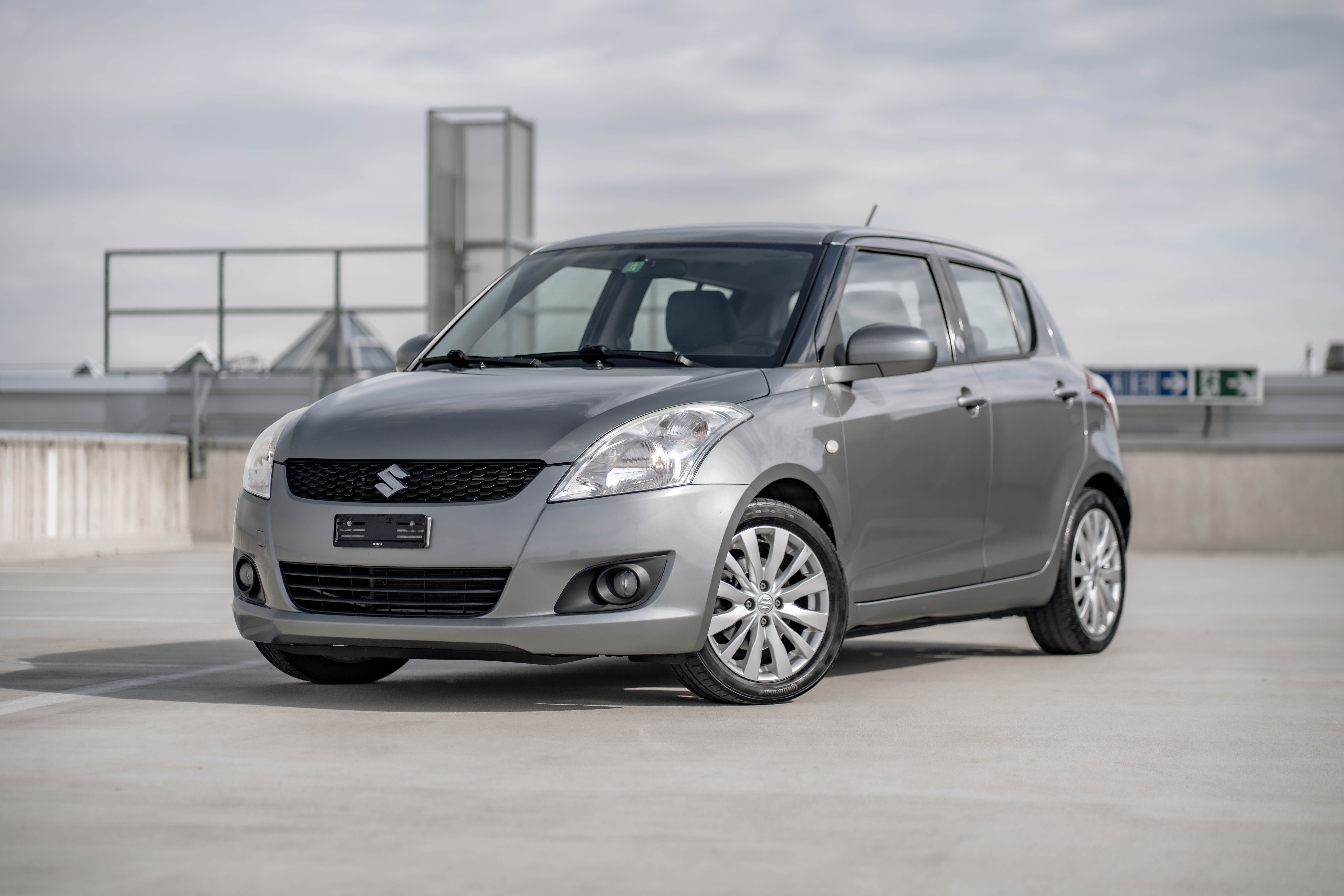 SUZUKI Swift 1.2i 16V GL Top Indigo * äusserst gepflegt * Schiebedach * Sitzheizung * Klimaautomatik *