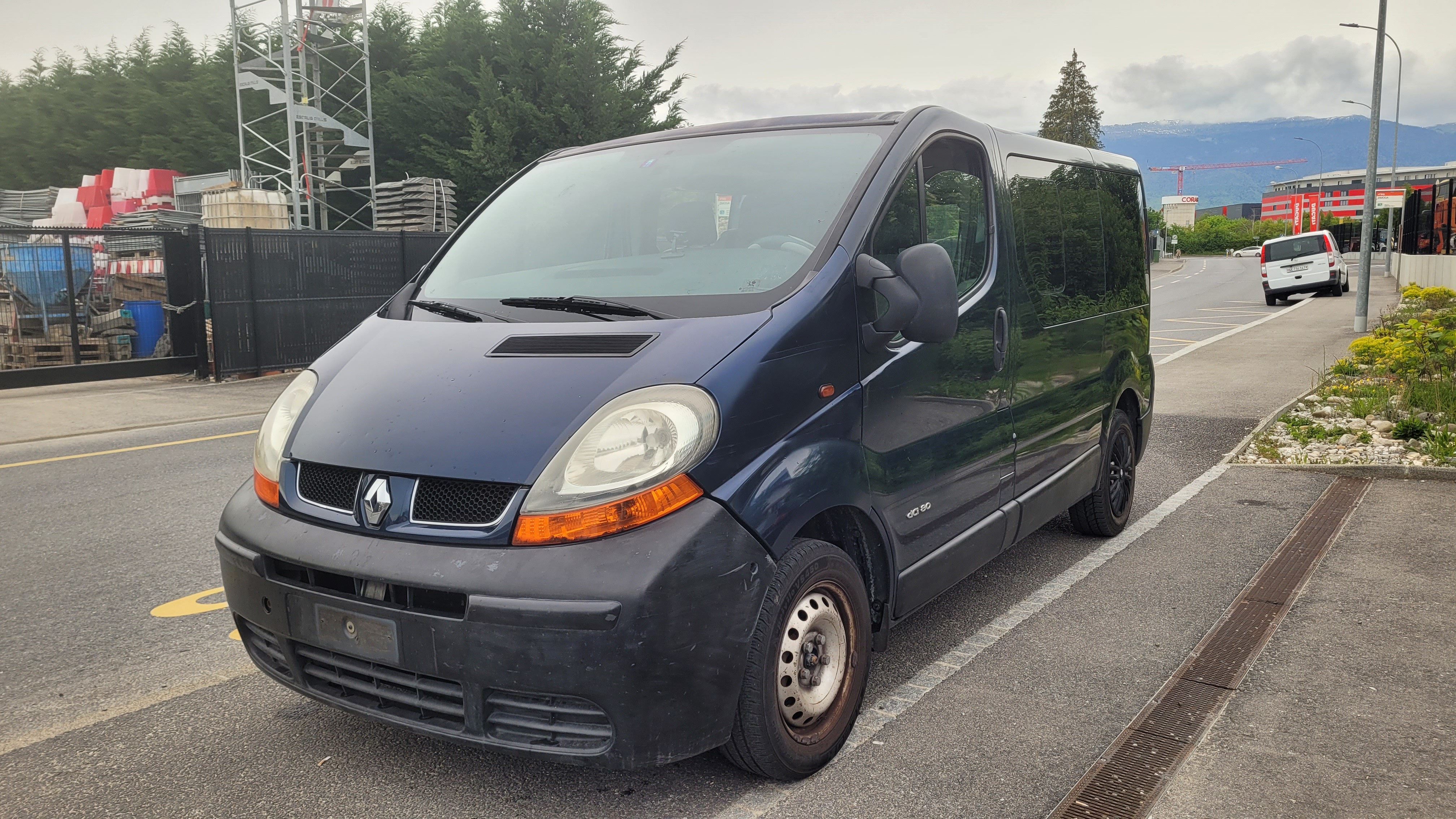 RENAULT trafic dci 80 9 place