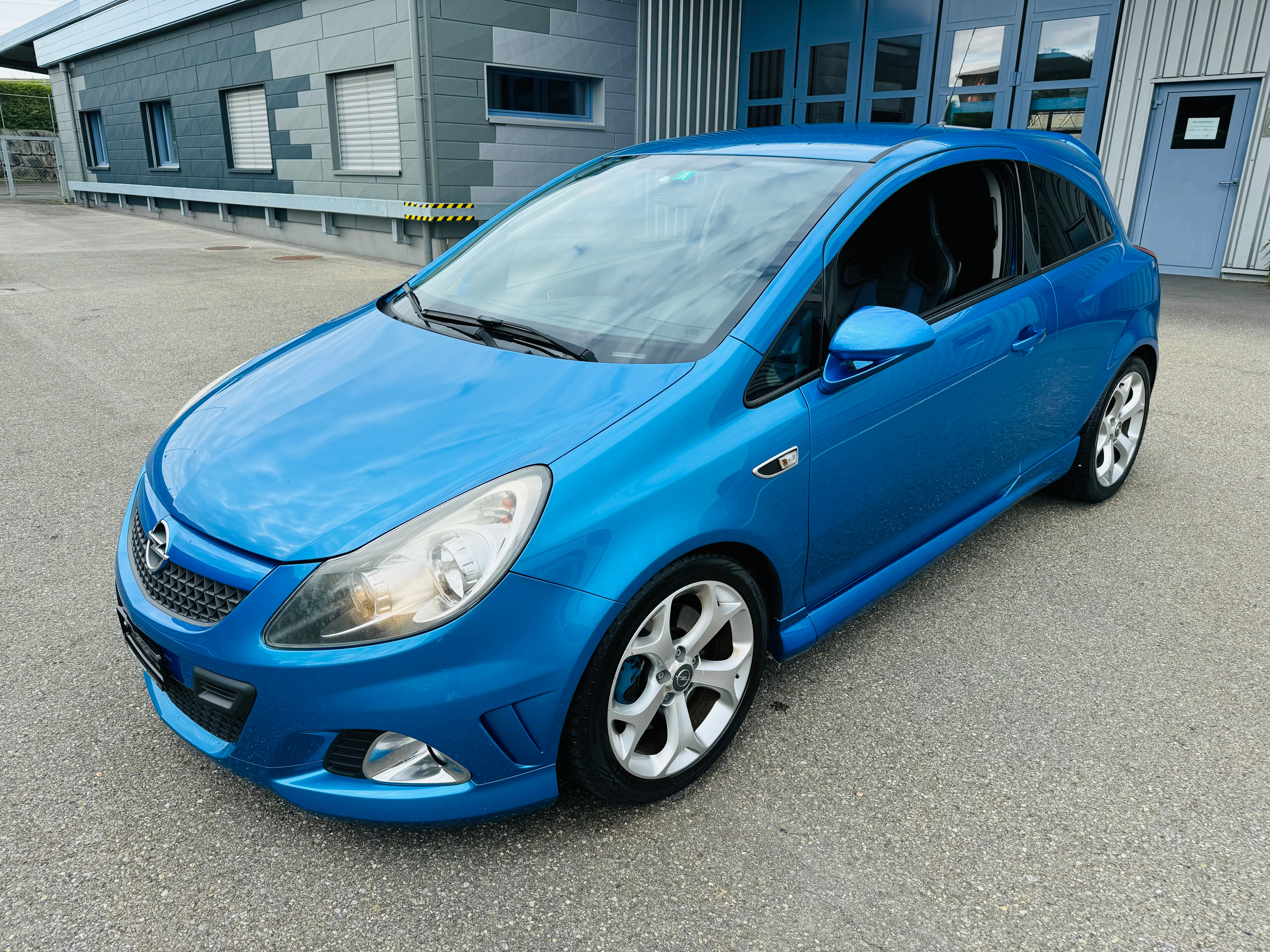 OPEL Corsa 1.6 Turbo OPC