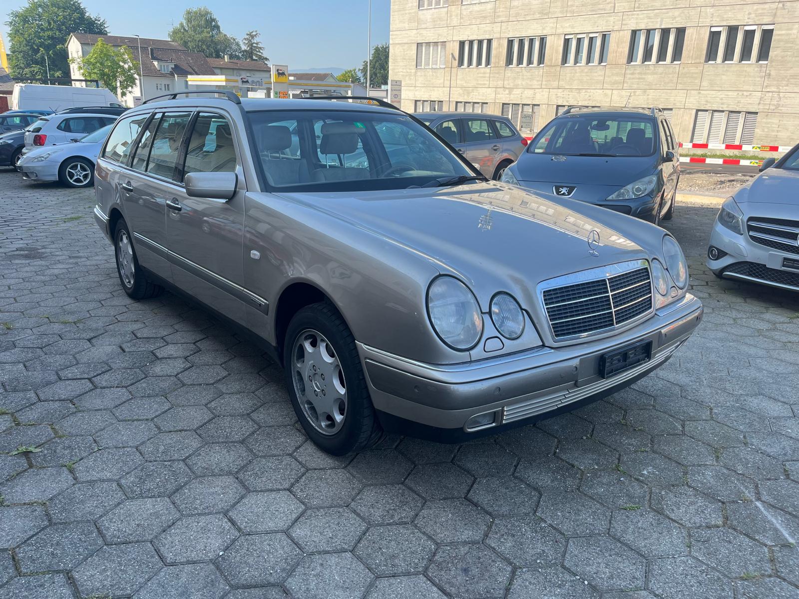 MERCEDES-BENZ E 280 Elégance 4-Matic Automatic