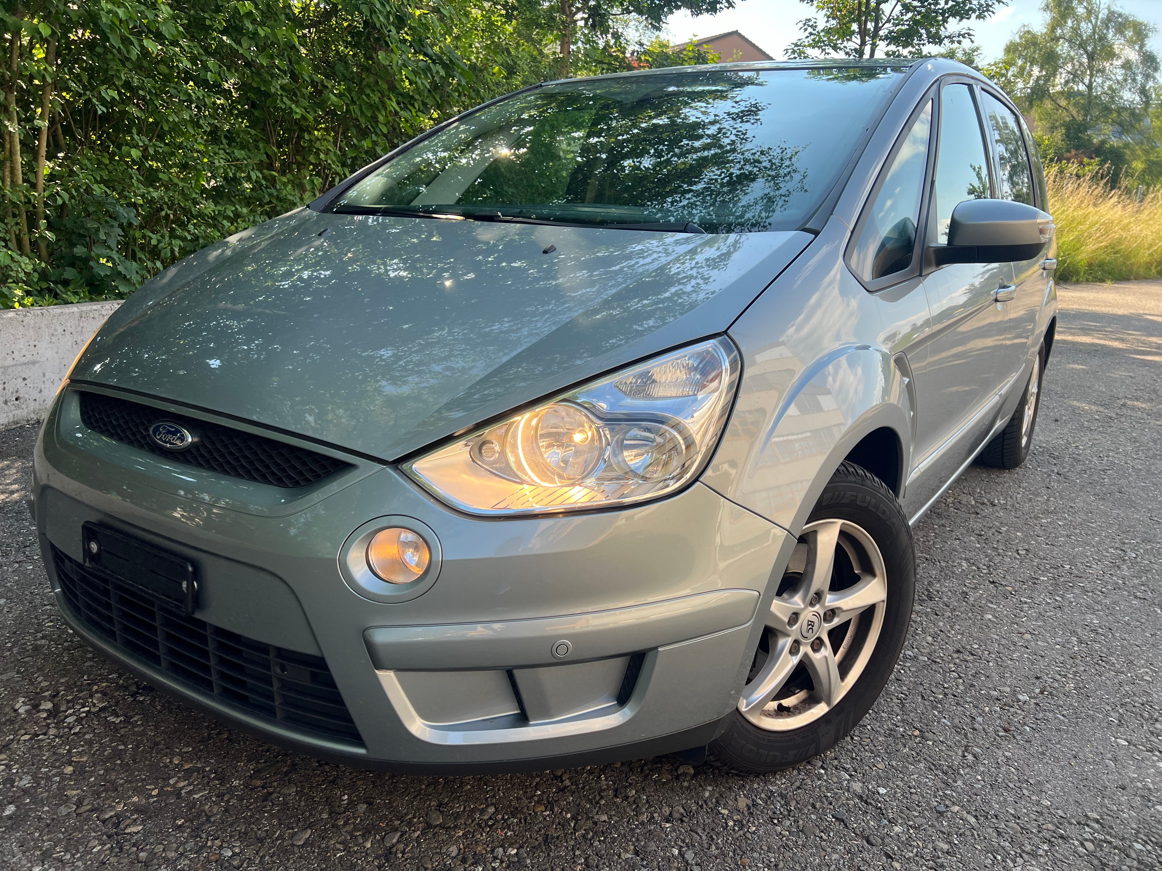 FORD S-Max 2.0i Titanium