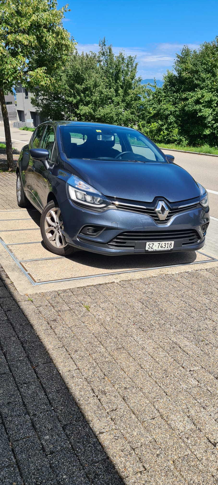 RENAULT Clio 1.2 16V T Zen