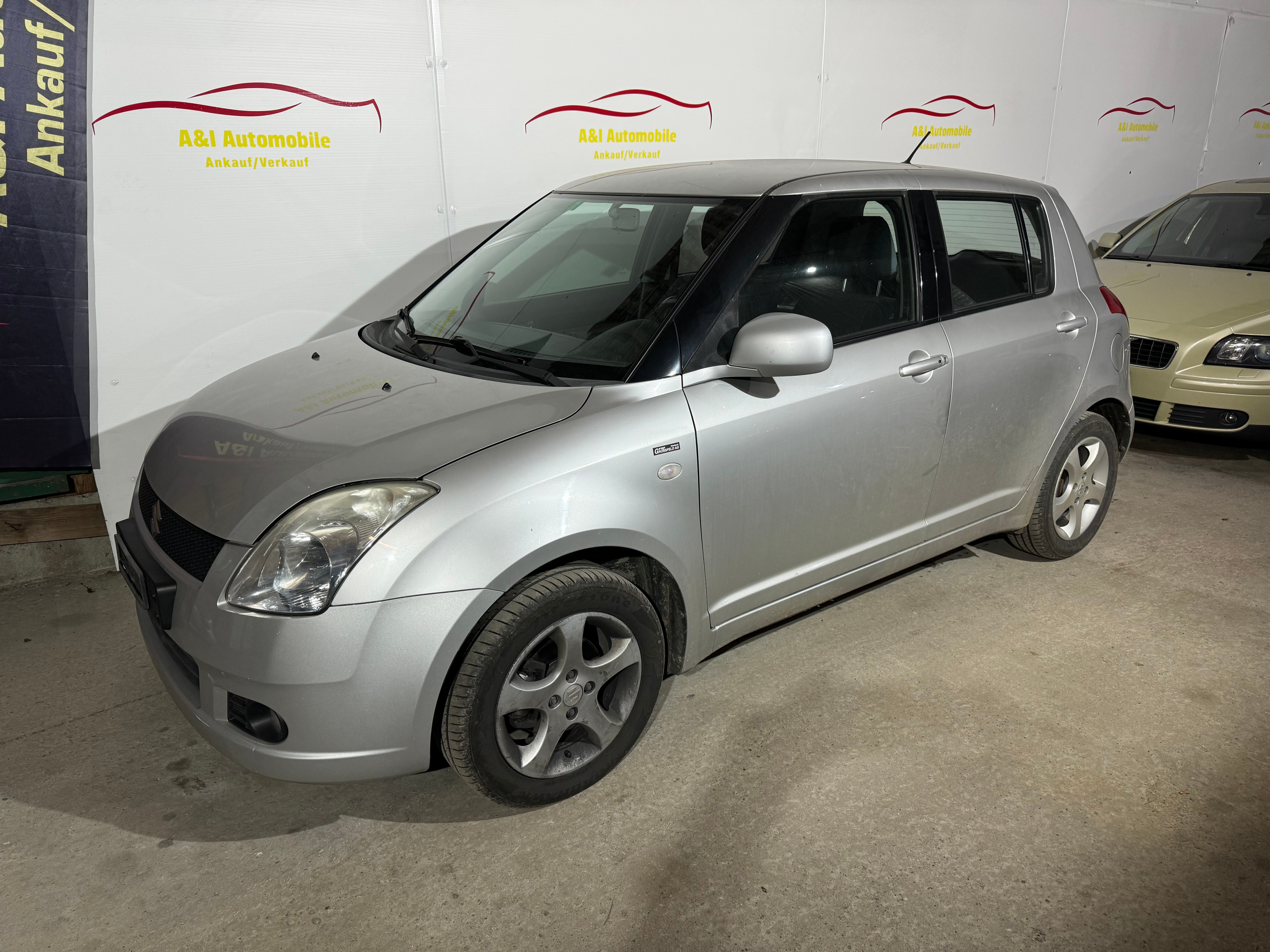 SUZUKI Swift 1.3i 16V GL 4x4