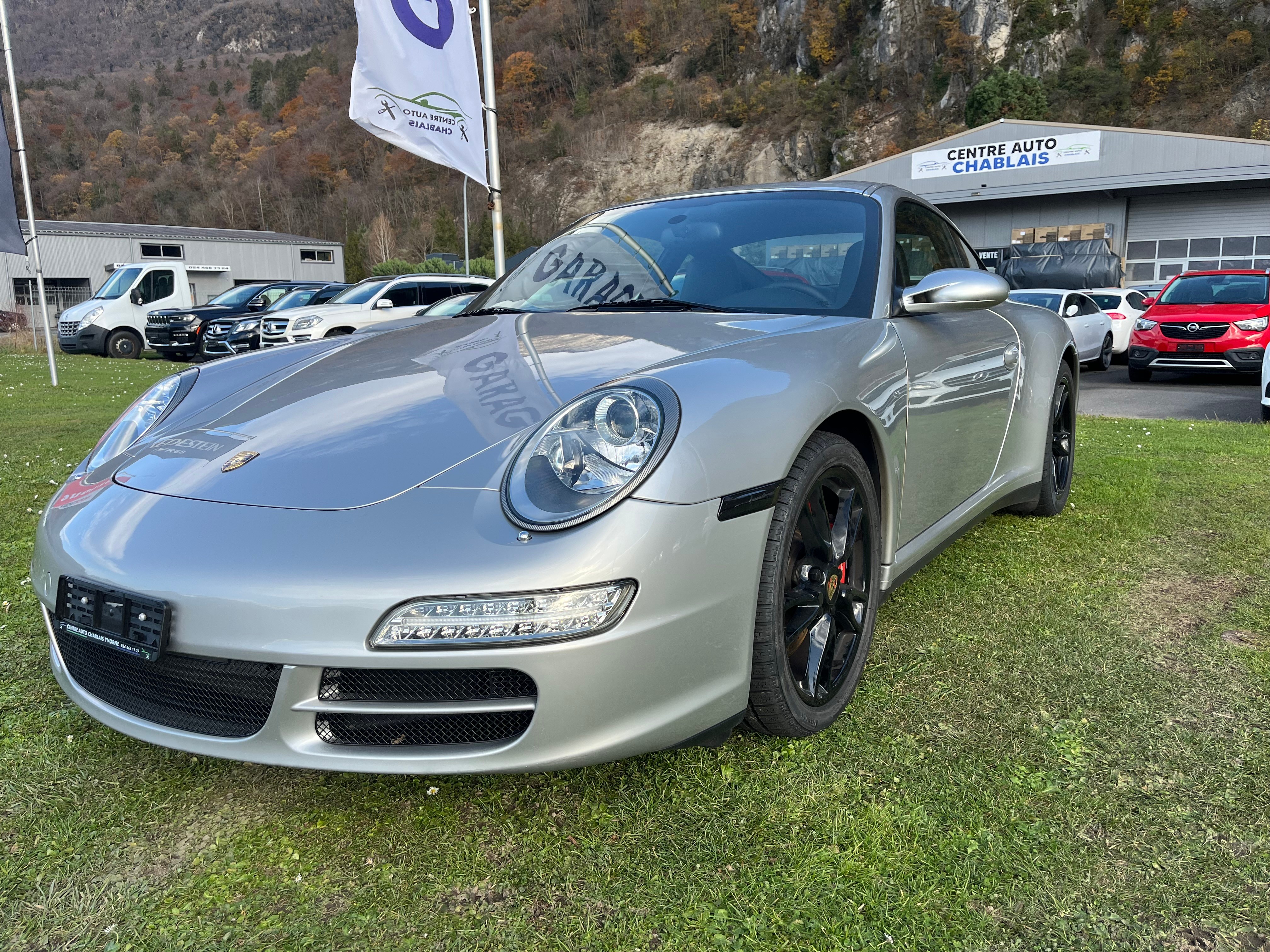 PORSCHE 911 Carrera 4S