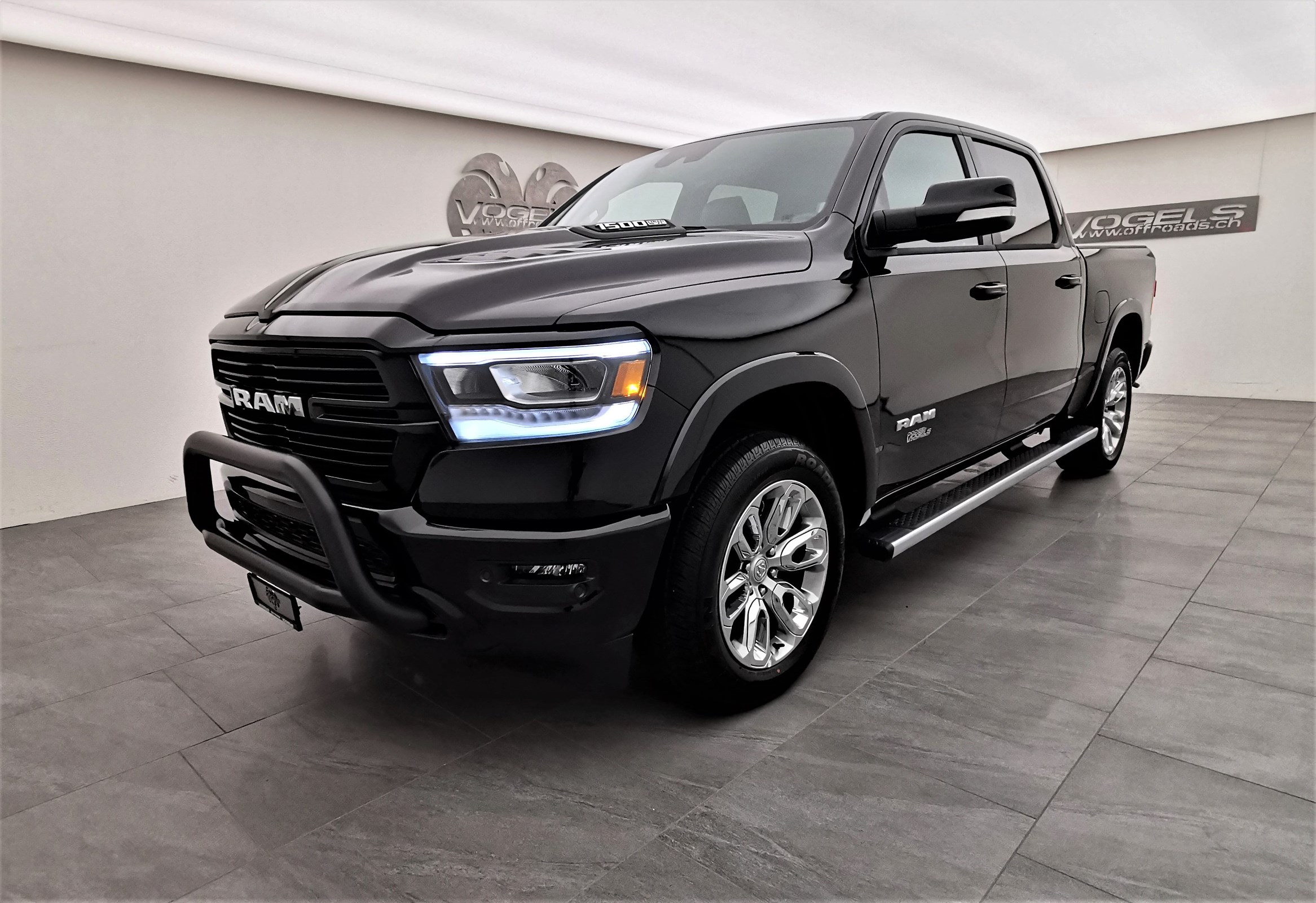 DODGE Ram 1500 5.7 Laramie Sport