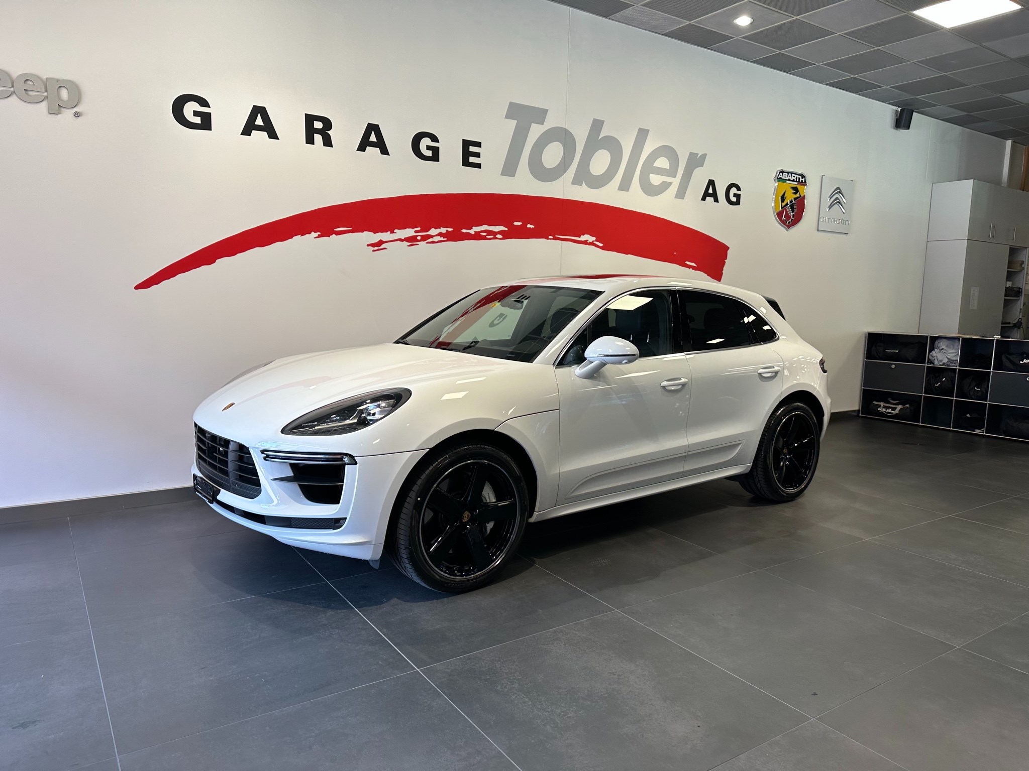 PORSCHE Macan Turbo PDK